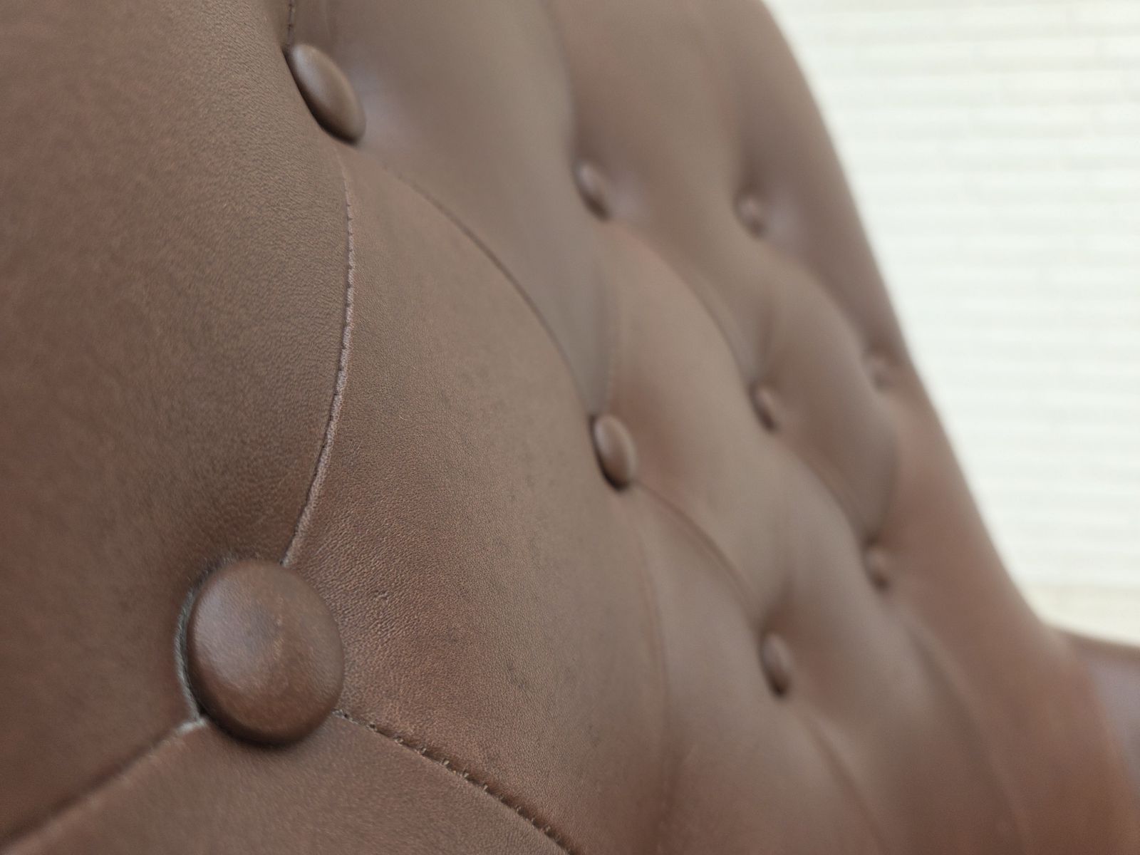 Ca. jaren 1970, Deense fauteuil, bruin meubelleer. photo buy