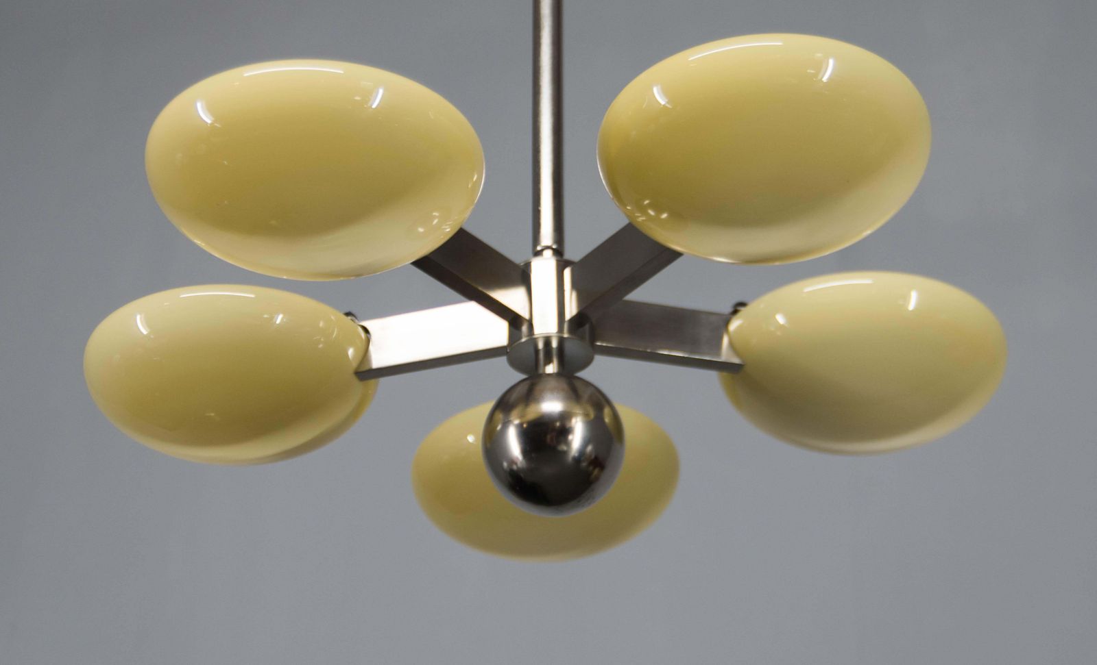 Lustre Art déco fonctionnaliste en nickel plaqué, années 1930 photo Luminaires