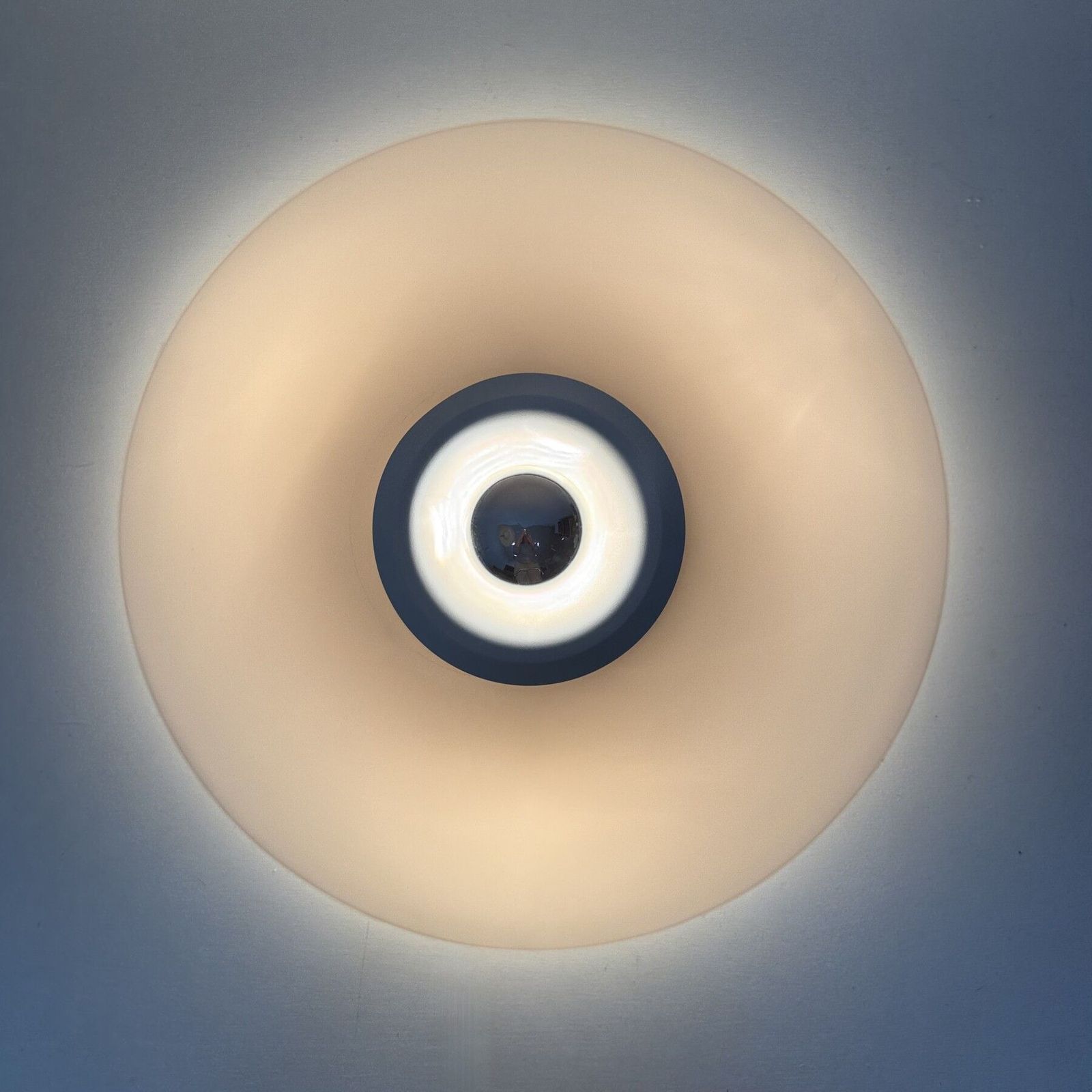 Postmodern Italiaanse wandlamp van roze glas, jaren 1980 photo Verlichting