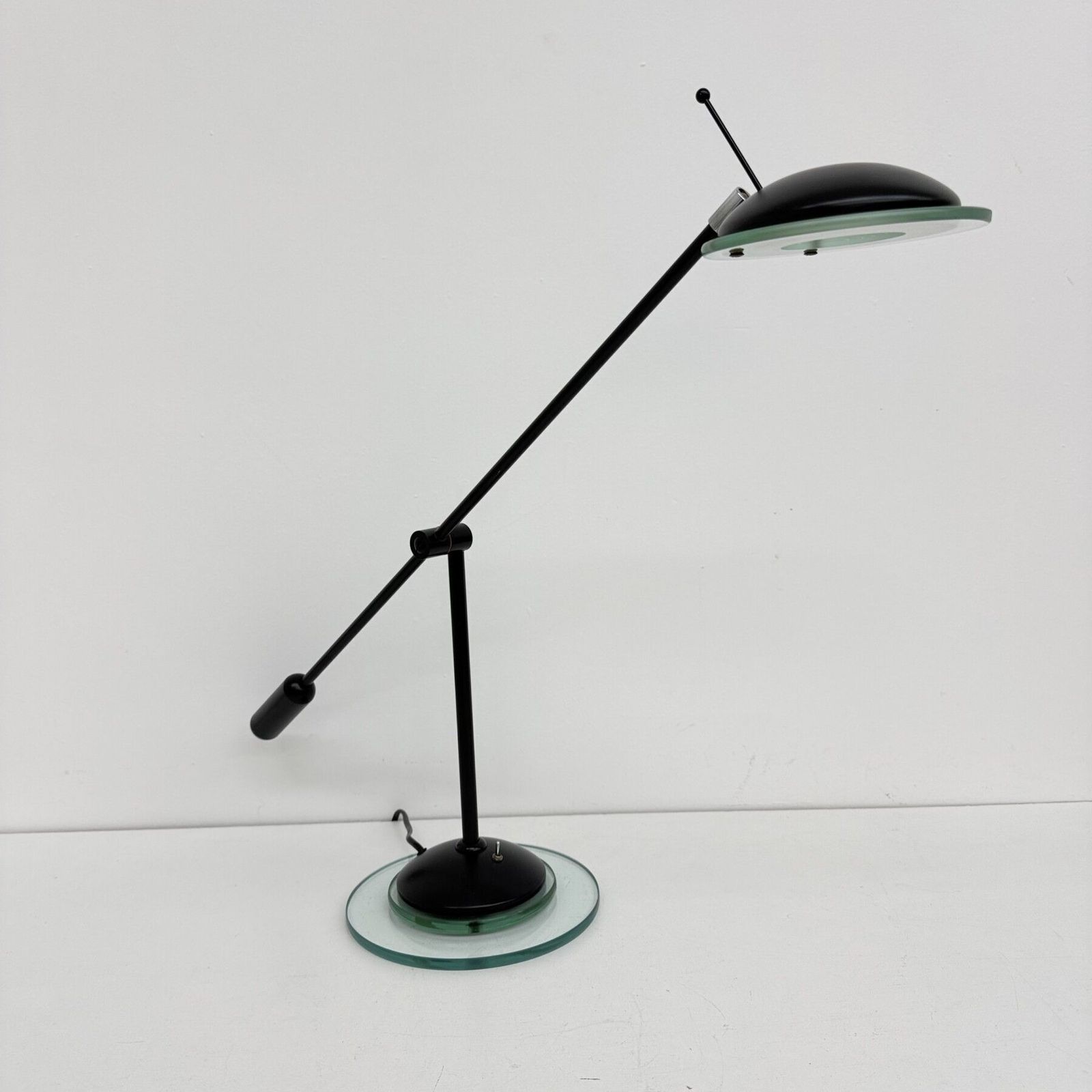 Postmodern Herda minimalistische bureaulamp, jaren 1980 photo furniture