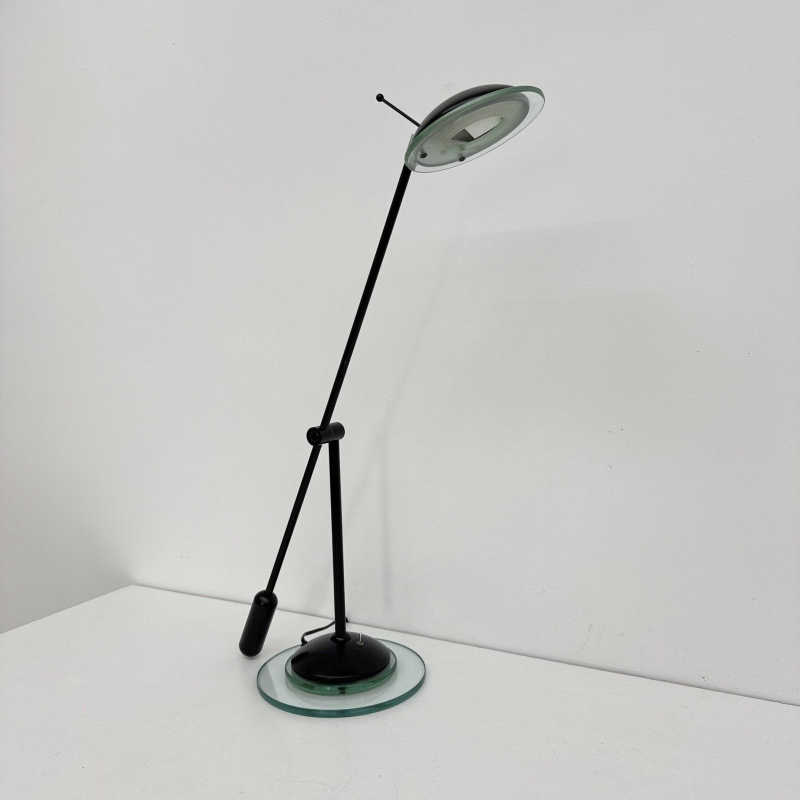 Postmodern Herda minimalistische bureaulamp, jaren 1980 photo buy