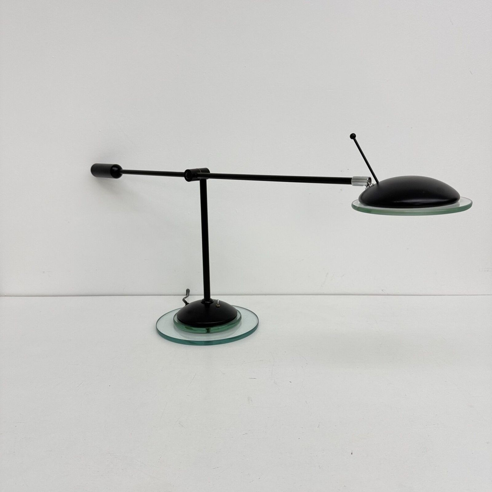 240.0 Postmodern Herda minimalistische bureaulamp, jaren 1980 photo