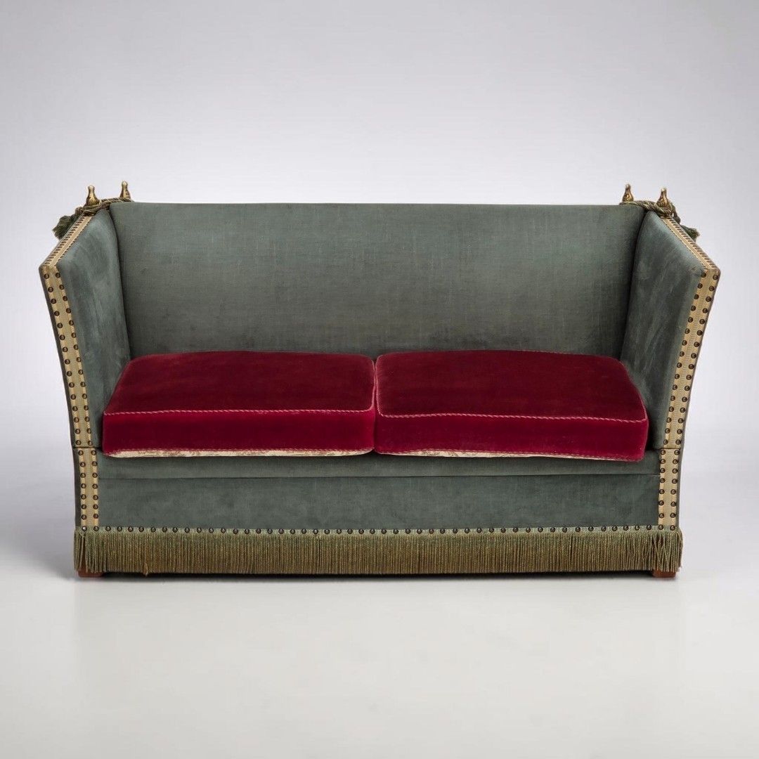 Deens 2-zits "Spanish" sofa met neerklapbare armleuningen, jaren 1970, groen en rood velours.