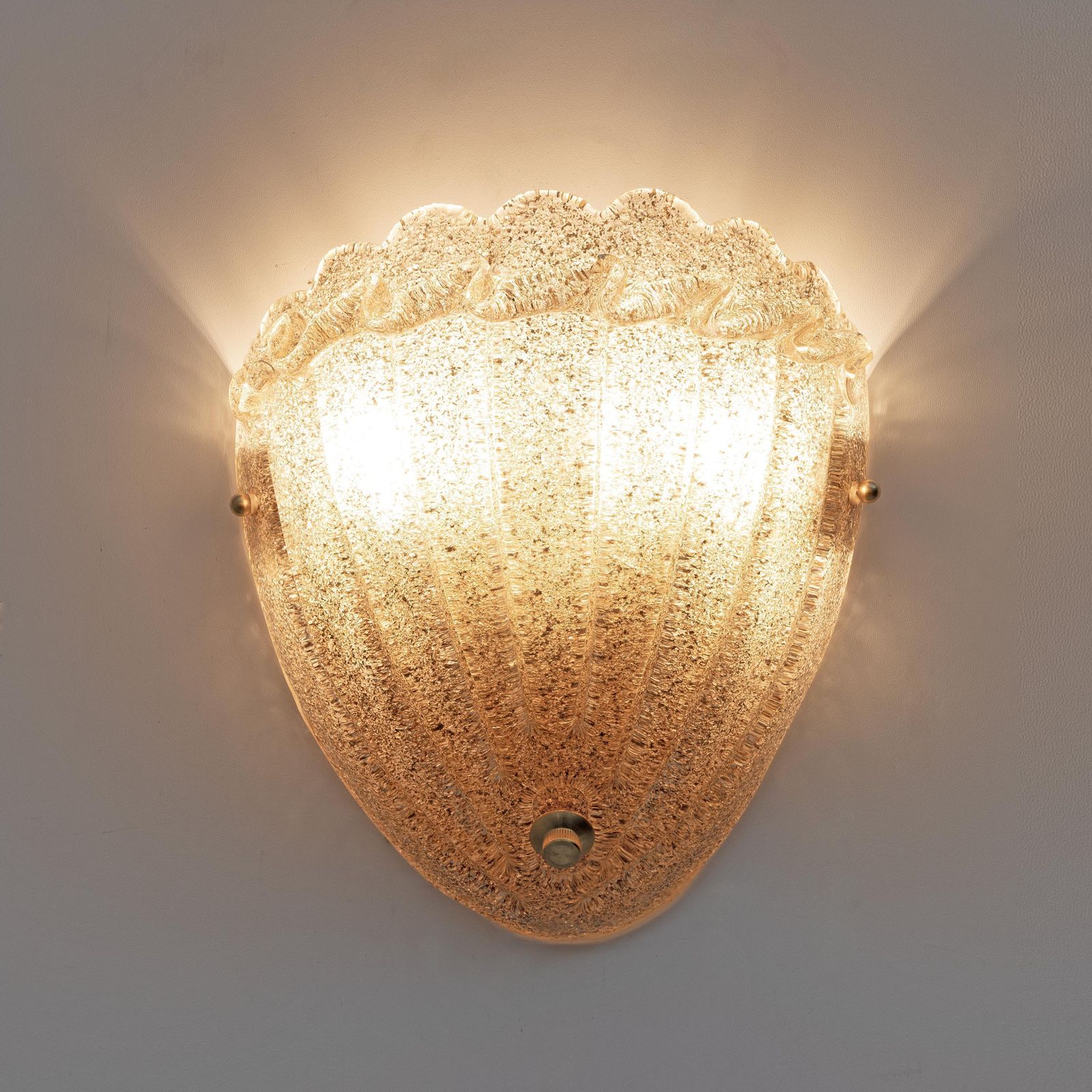 Paar Mid-Century Modern Murano Glazen Schelpvormige Wandlampen photo for sale