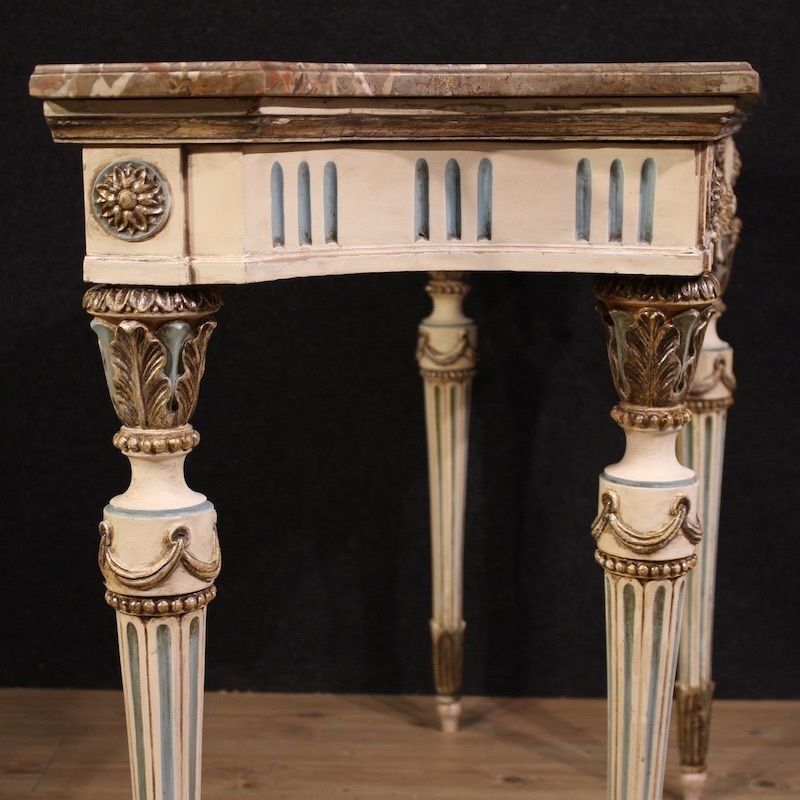 Italiaanse gelakte Louis XVI-stijl console met marmeren blad photo vinterior