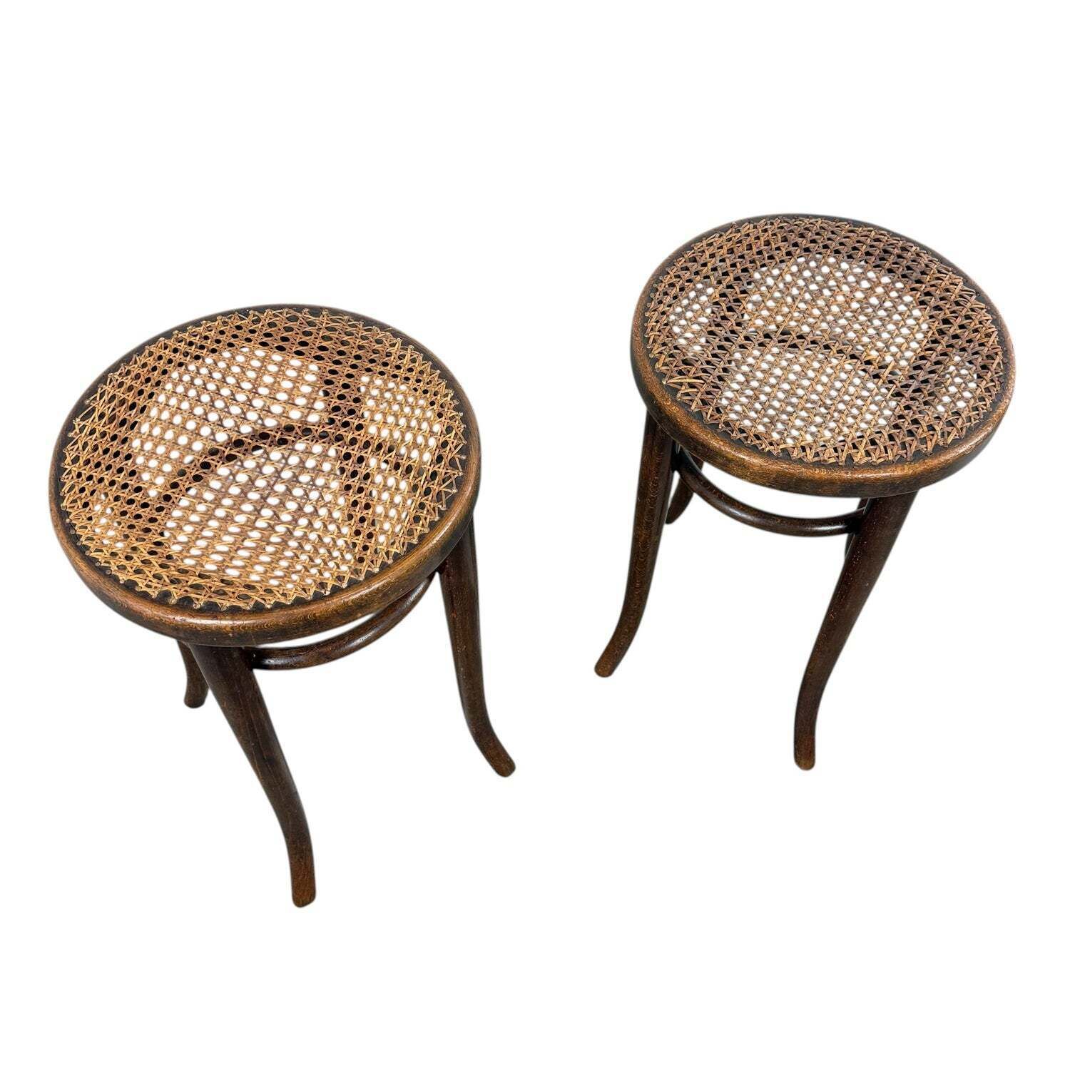 Set van 2 antieke Thonet bentwood krukken met rieten zittingen photo for sale