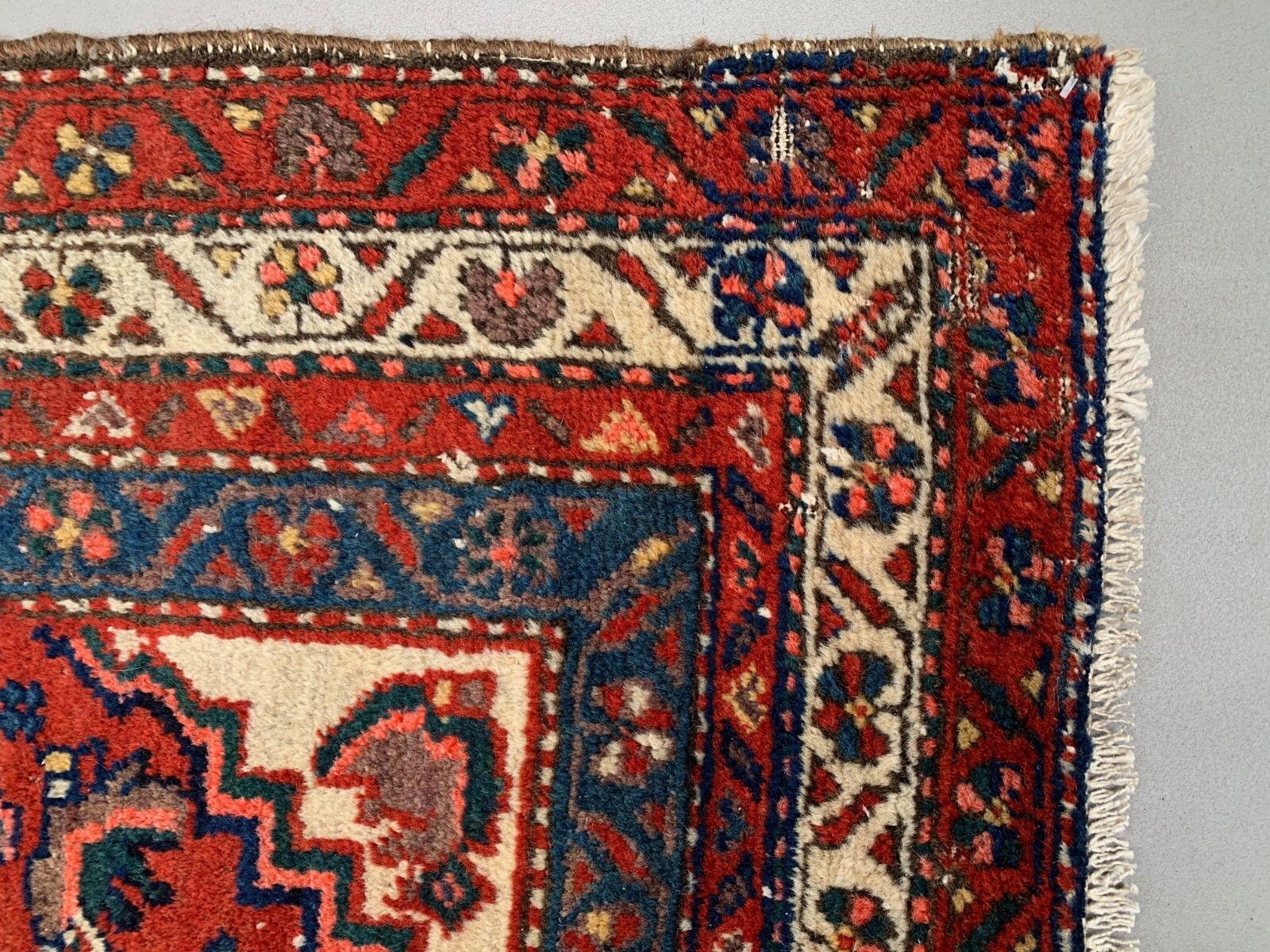 Vintage Traditional Tribal Rug Wool Oriental Handmade Rug 189x121 Cm photo vintage