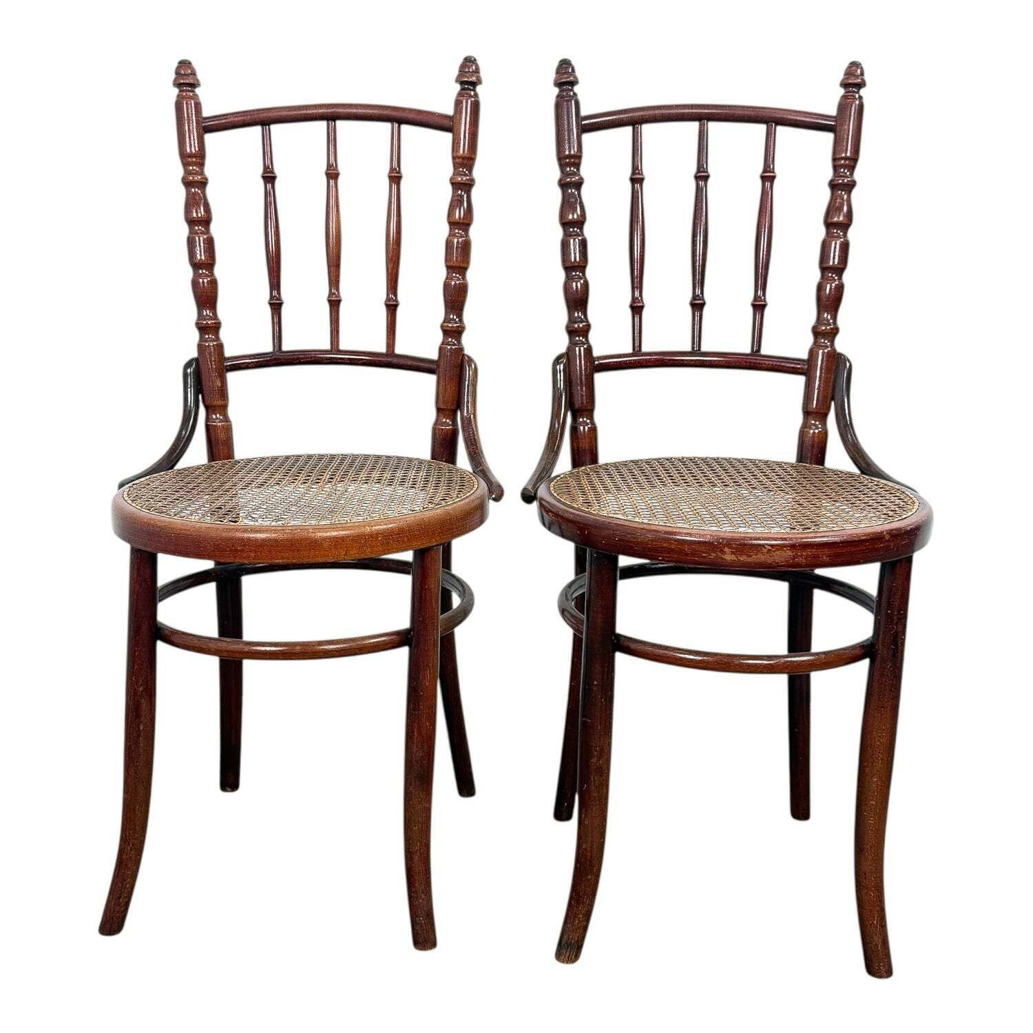 Set van twee antieke Fischel bentwood bistrostoelen Thonet photo furniture