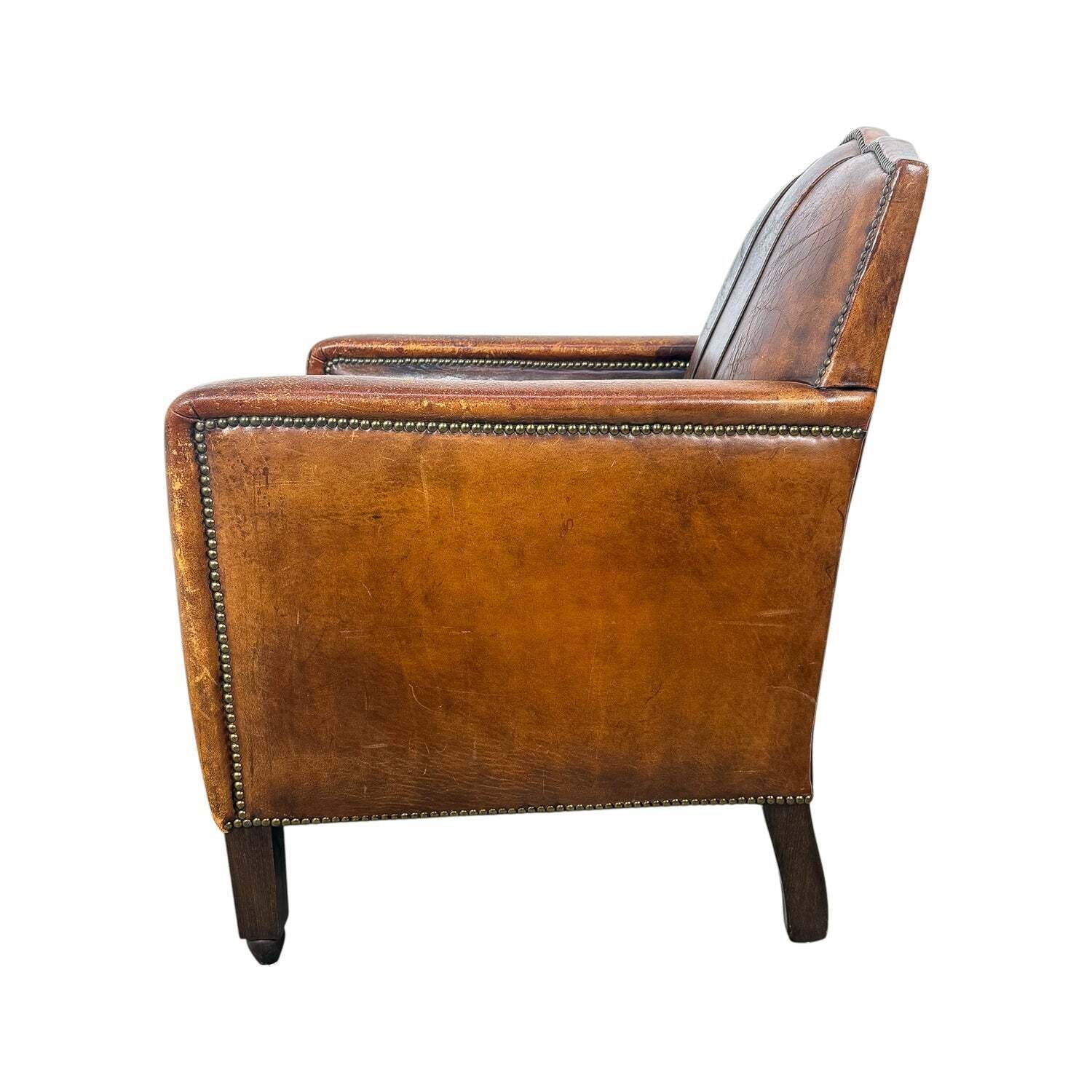 Franse antieke leren moustache clubfauteuil photo buy