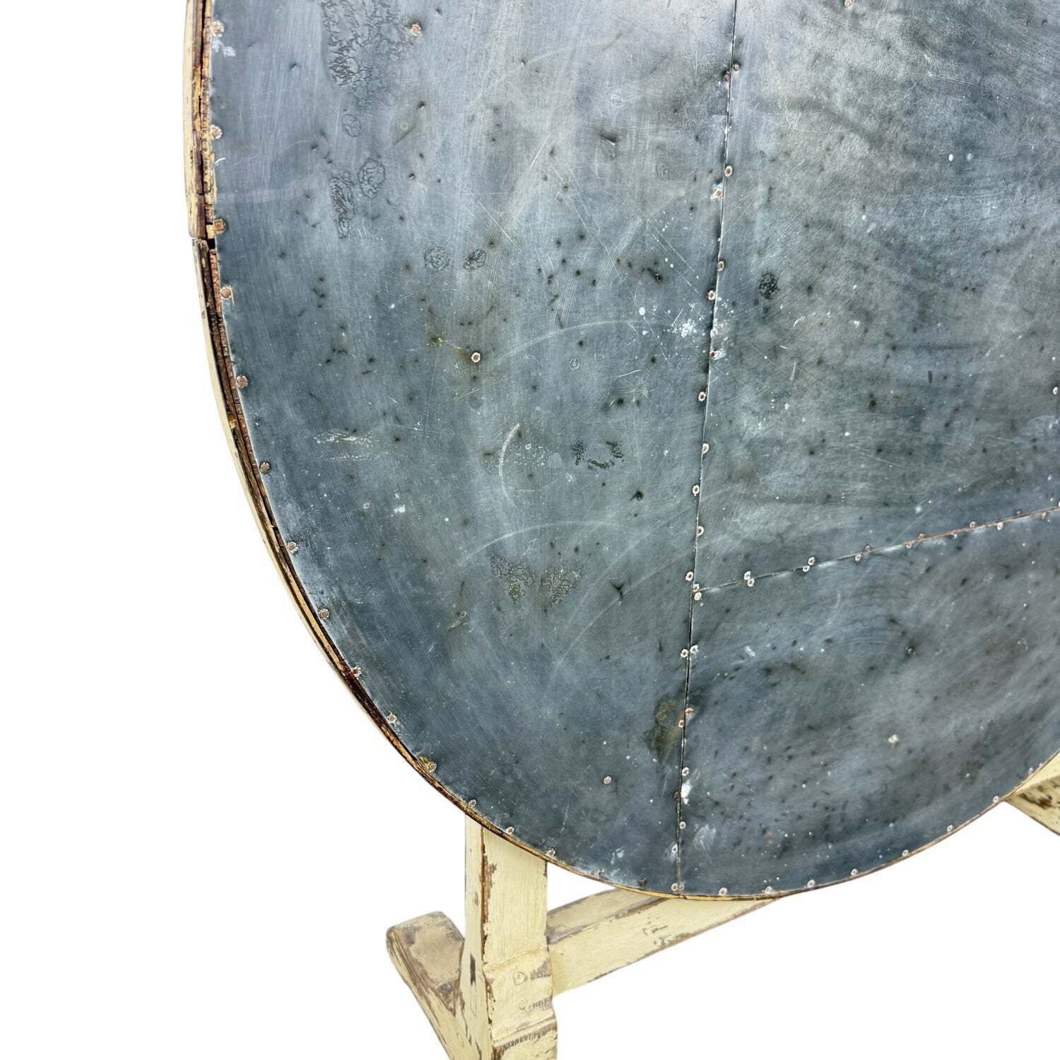 photo furniture Antieke Franse opklapbare wijntafel met metalen blad