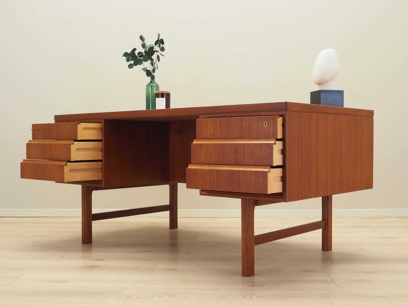 Teak Desk, Danish Design, 1970s, Production: Denmark photo Furniture