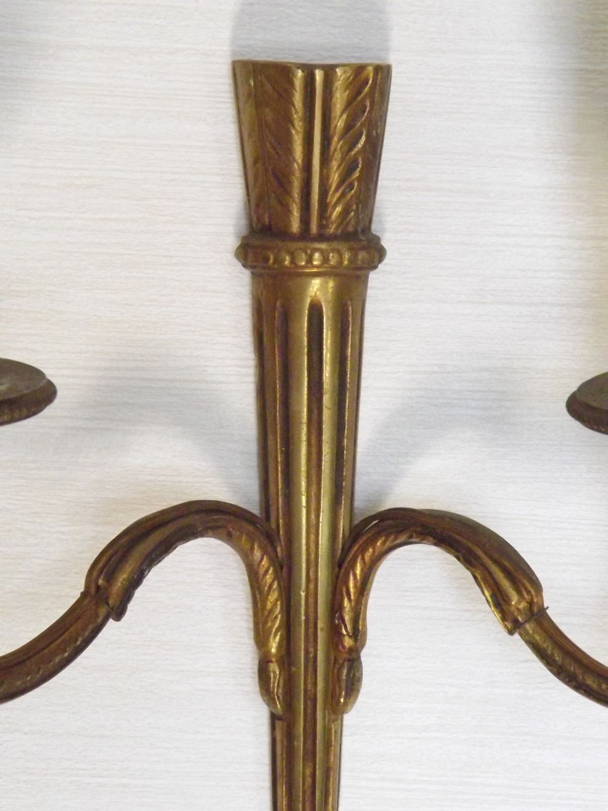 Paar vintage Franse vergulde bronzen dubbele Empire-stijl wandlampen photo buy
