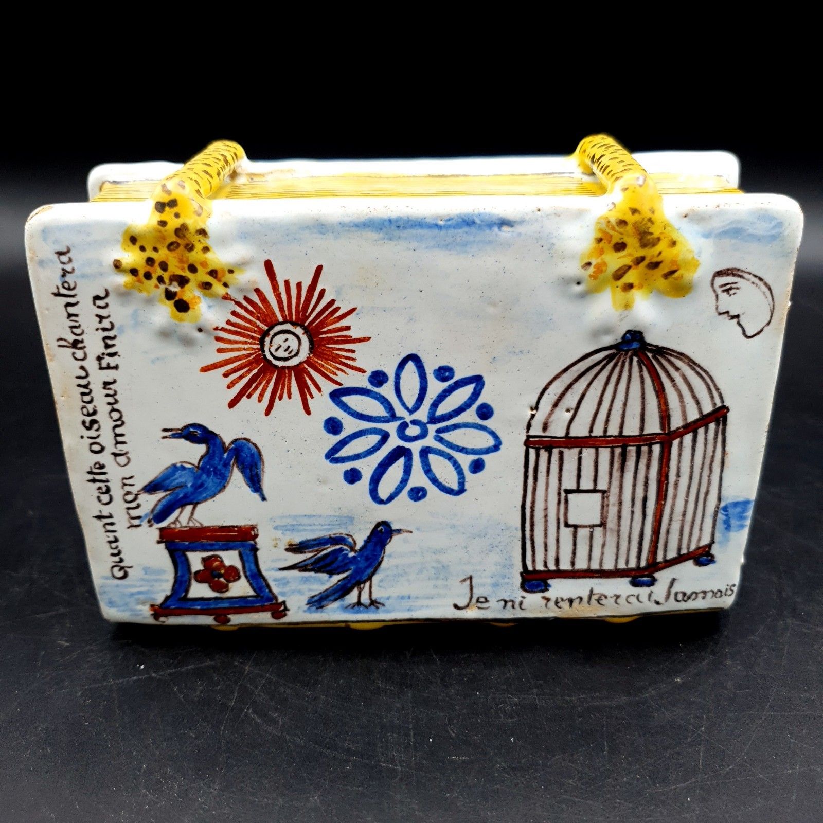 photo for sale Antiek Frans faience boekvormige handwarmer (Secouette) toegeschreven aan Nevers