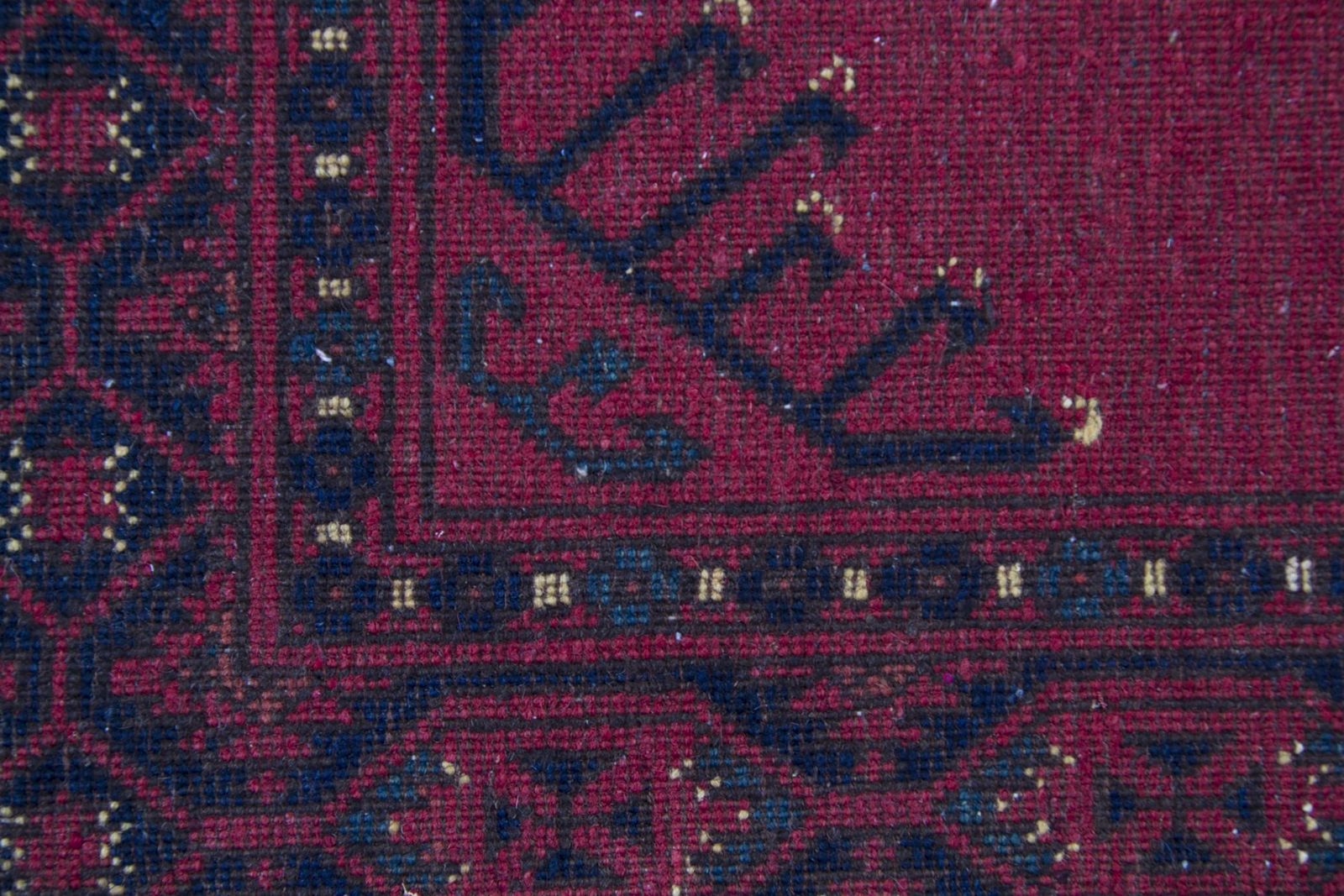 Traditional Runner Rug, Hand Woven Oriental Red Wool Rugs For Sale photo Textiles