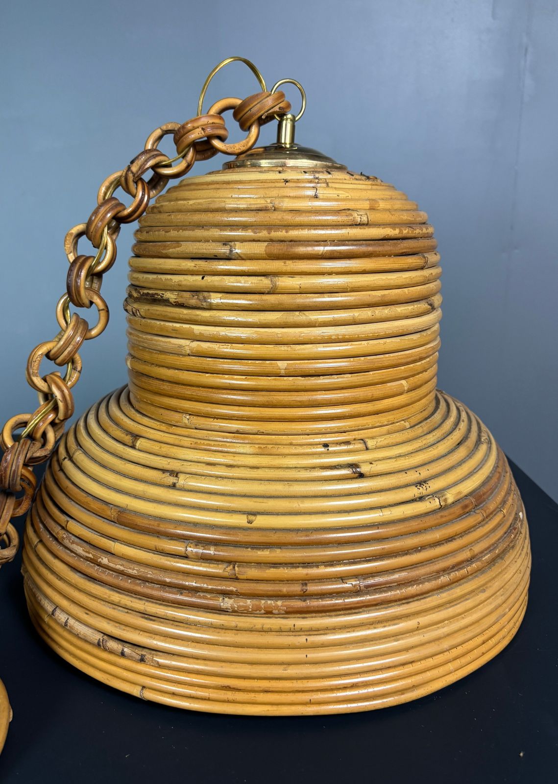 Suspension mid-century italienne en rotin et laiton photo buy