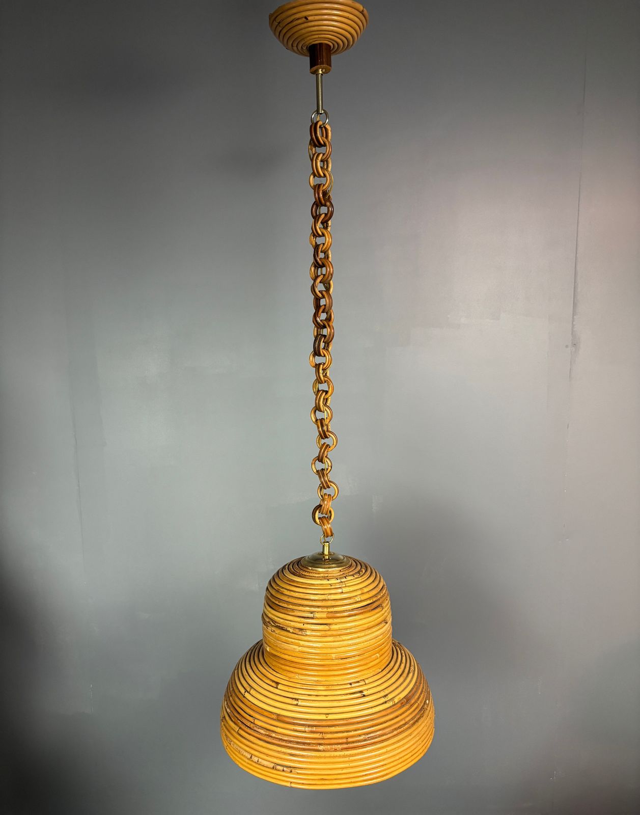 photo for sale Suspension mid-century italienne en rotin et laiton