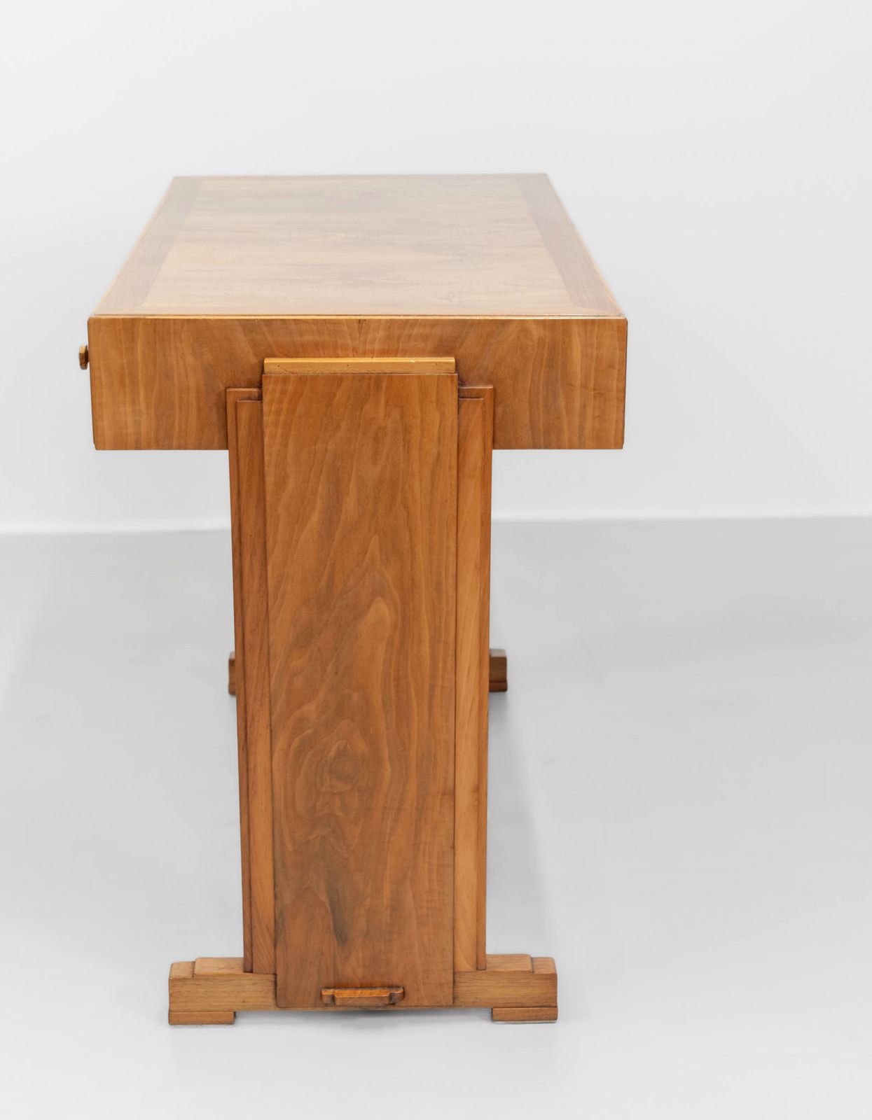 photo vinterior Art Deco Heals Of London Compact Walnut Desk 1930s