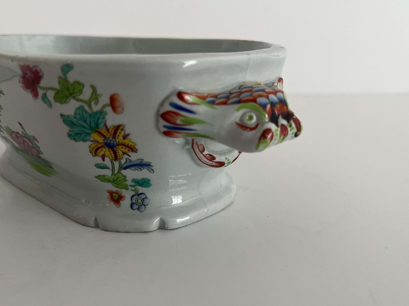 Georgische Spode Sauskom, Deksel en Onderschotel, Willis Patroon 2148, ca. 1810 photo 425.0