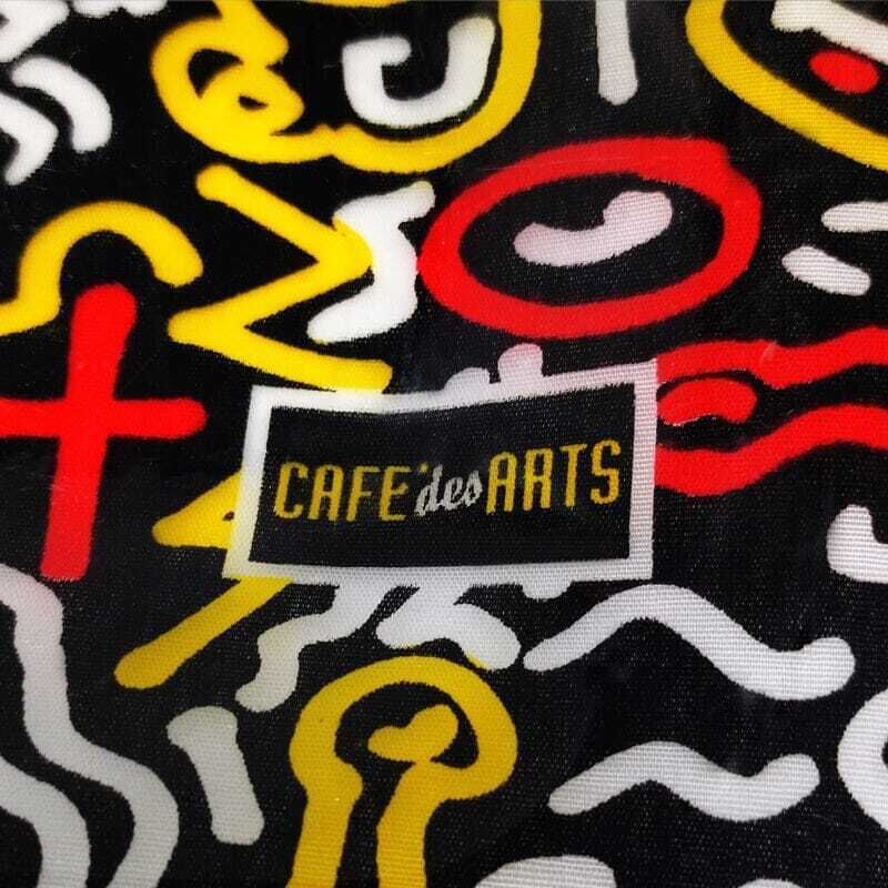 photo for sale Plateau de service Pop Art années 1990, Keith Haring, par Café Des Arts.