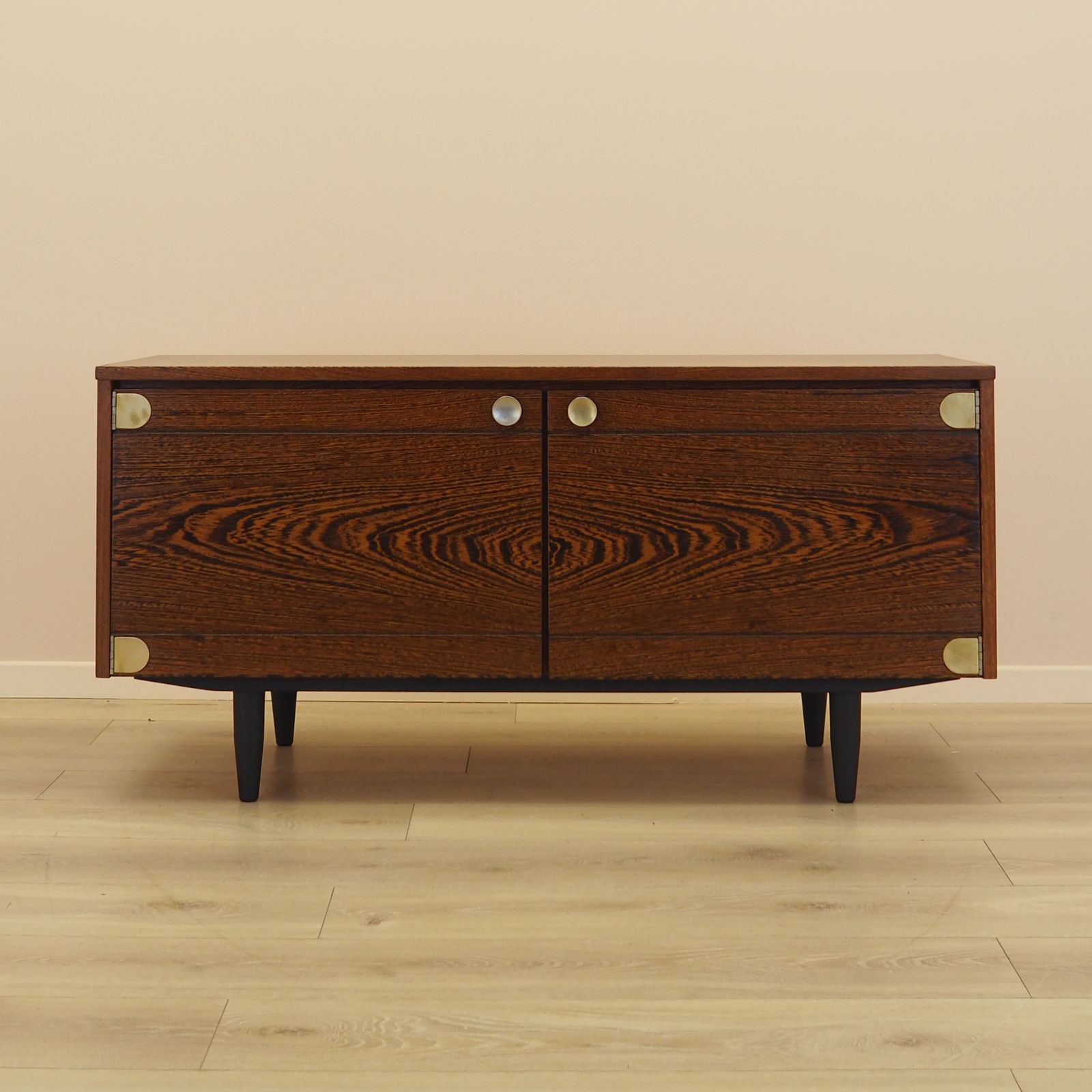 Eikenhouten kast, Deens design, jaren 1970, gemaakt in Denemarken photo furniture
