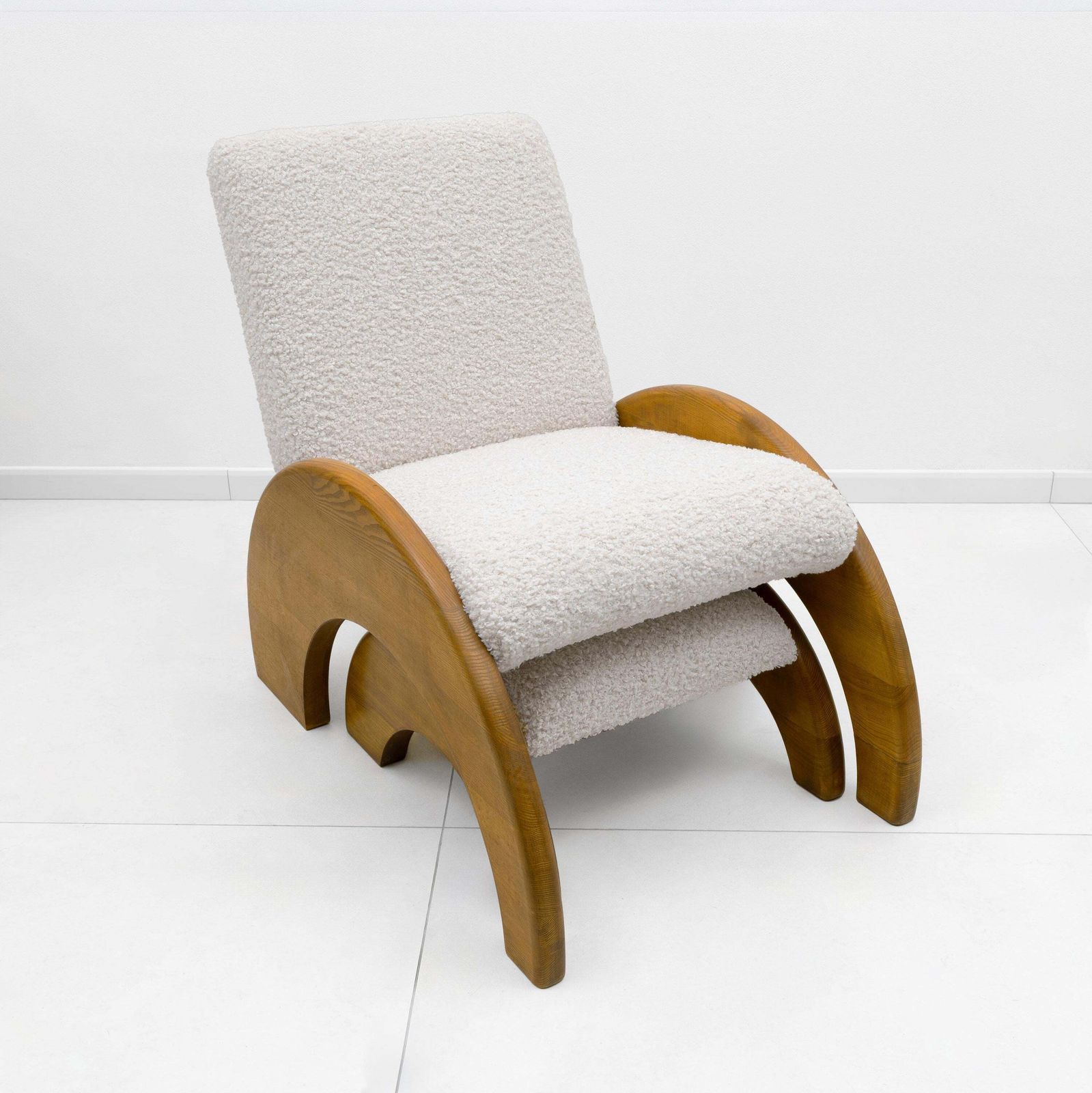 Lounge Chair en Ottoman Set in Gebogen Hout en Ivoor Bouclé photo buy