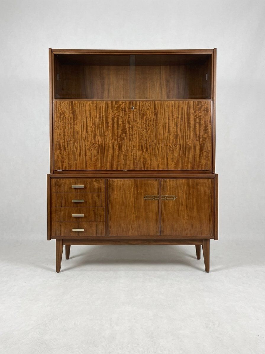 Mid-Century Modern Hongaarse Barkast