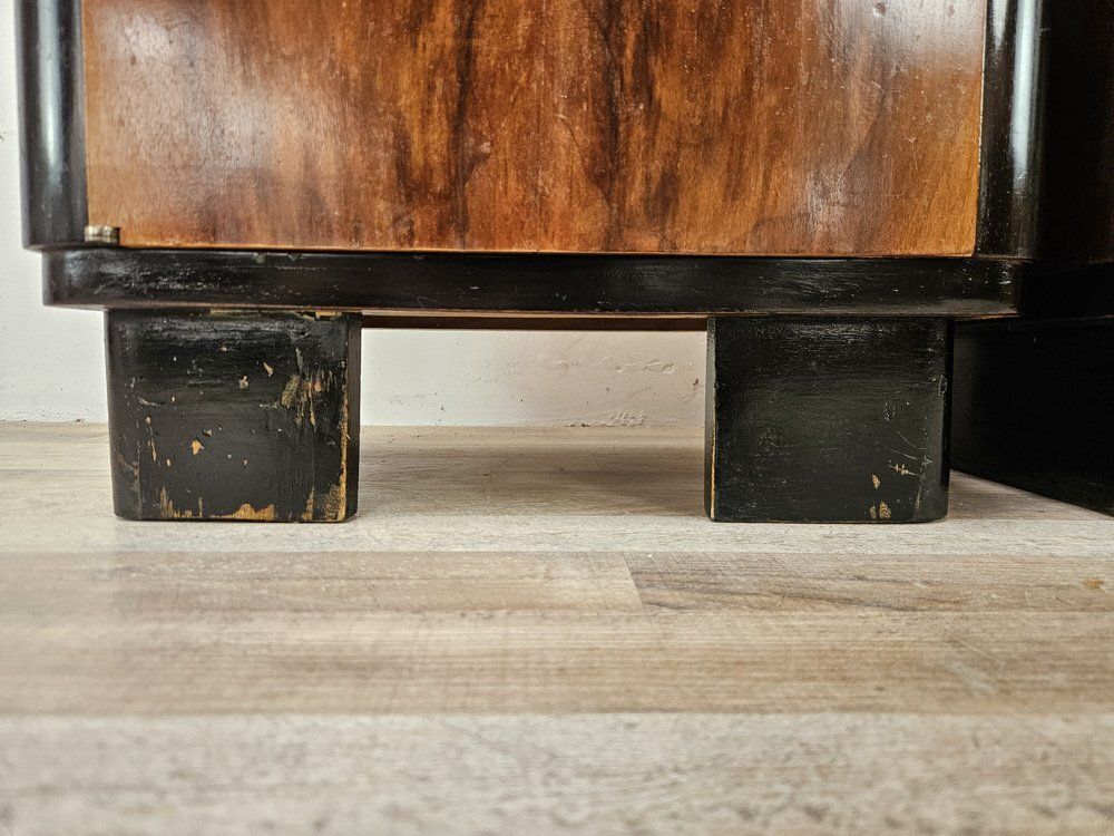 photo vinterior Tables de chevet Art déco en loupe de noyer, plateaux en verre rose, 1940, lot de 2