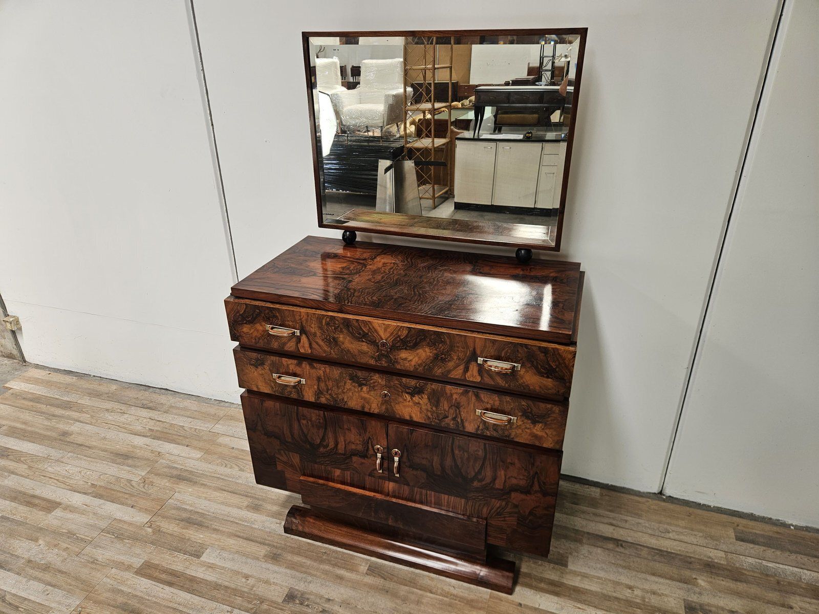 Buffet Art déco en loupe de noyer avec miroir, 1940 photo furniture