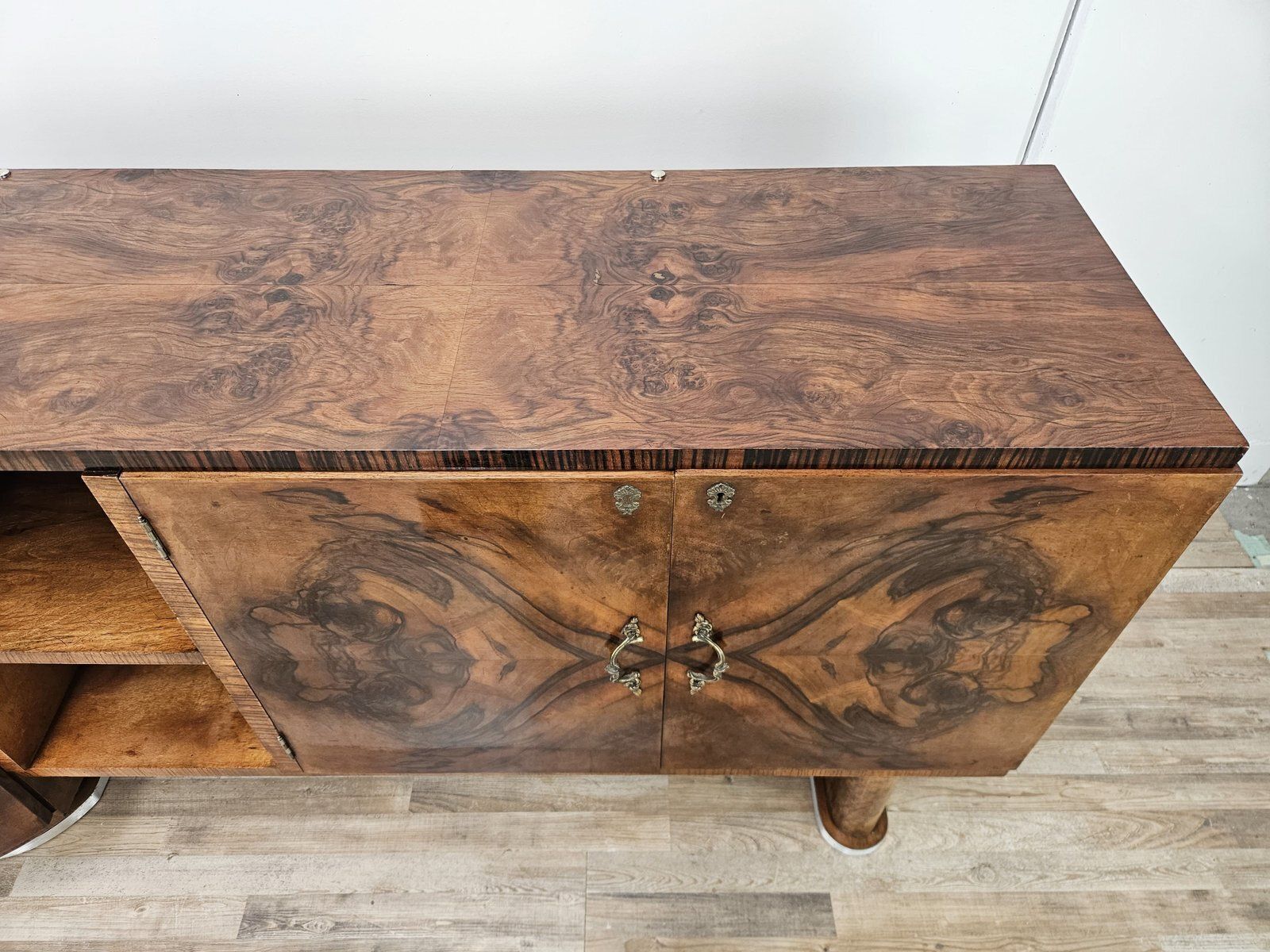 Buffet Art déco en noyer et bruyère, base en aluminium, 1940 photo buy