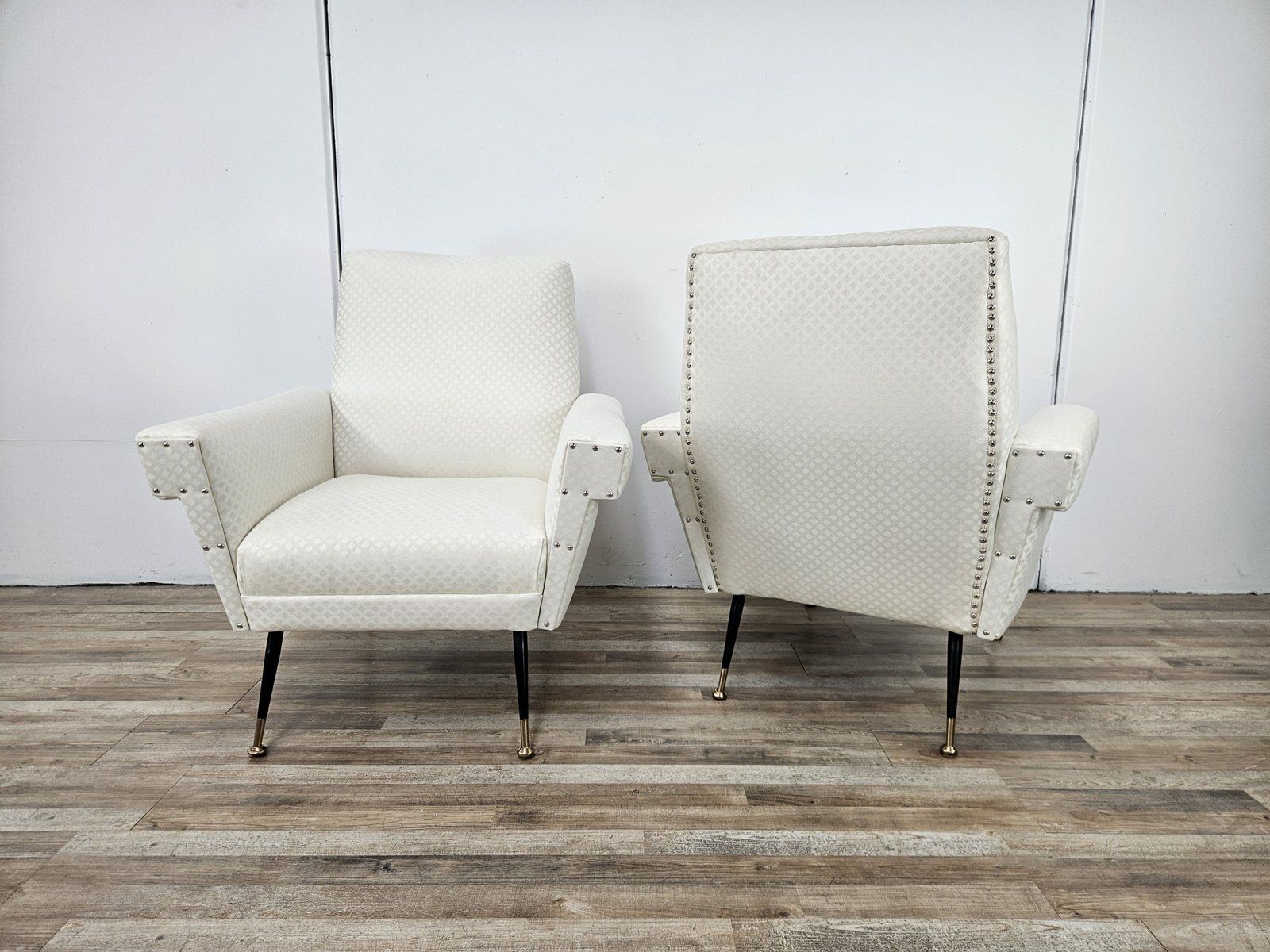 Mid-Century Modern Italiaanse stoelen in crème stof met ijzeren poten, 1950, set van 2 photo for sale