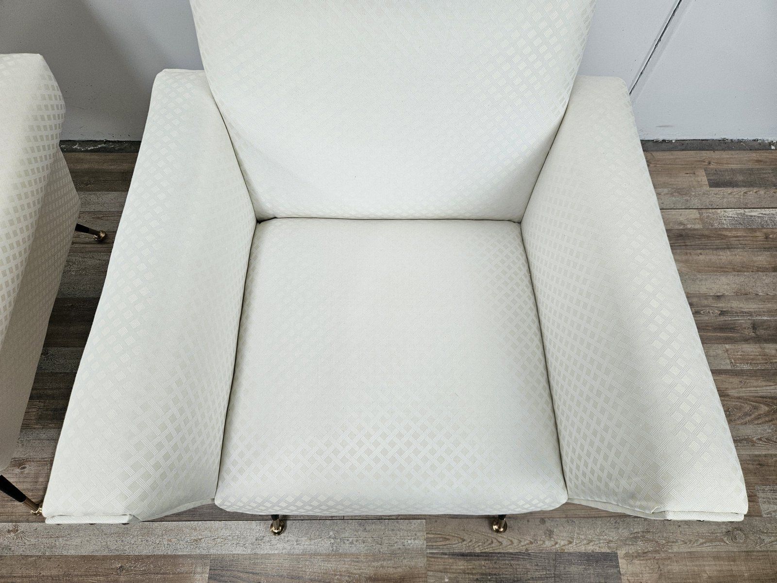 photo furniture Mid-Century Modern Italiaanse stoelen in crème stof met ijzeren poten, 1950, set van 2