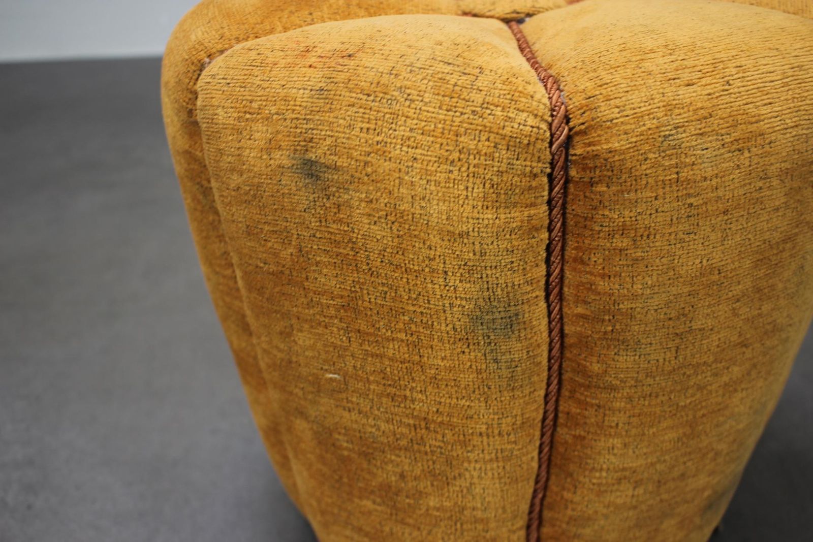 photo furniture Jindrich Halabala Voetenbank Ottoman Mid-Century Kruk Tsjechoslowakije Bekleed