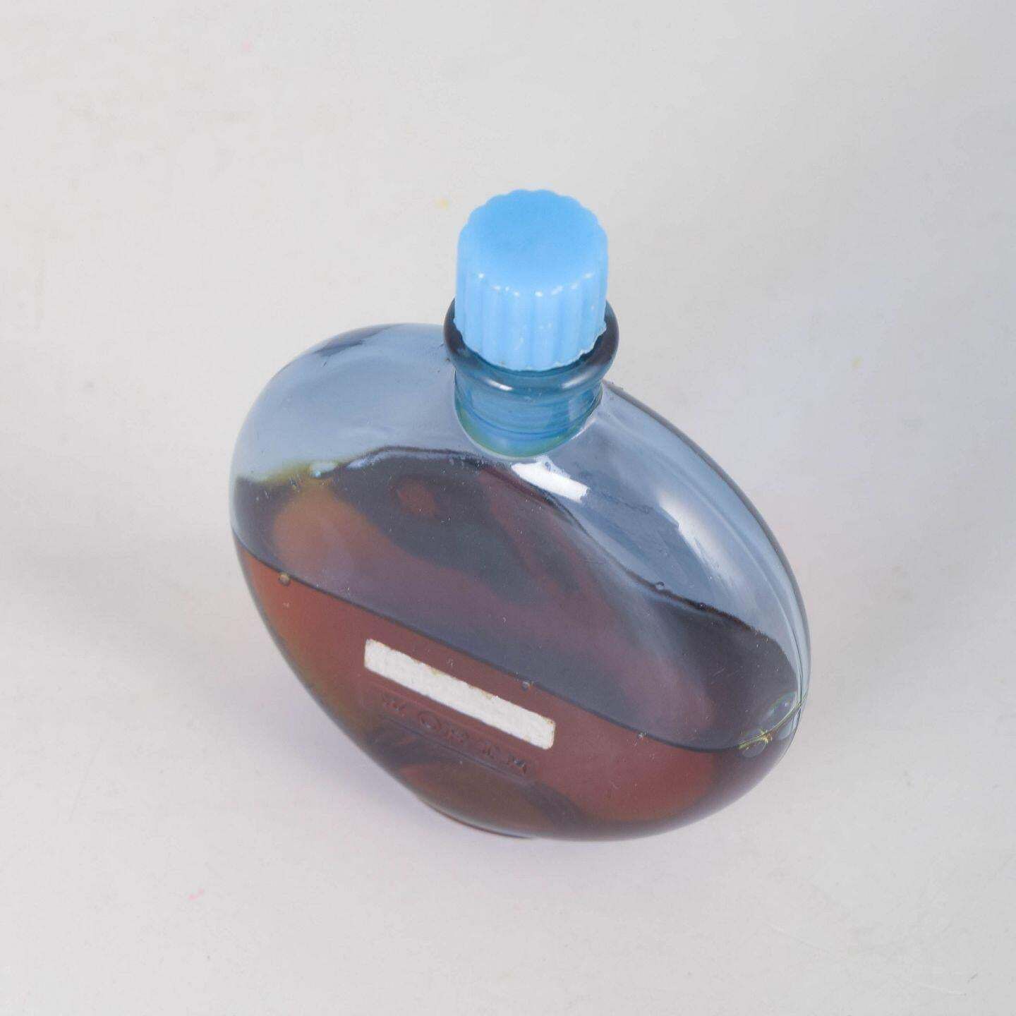 Lalique, Worth "Je Reviens" Crystal Perfume Bottle. 1930s photo furniture