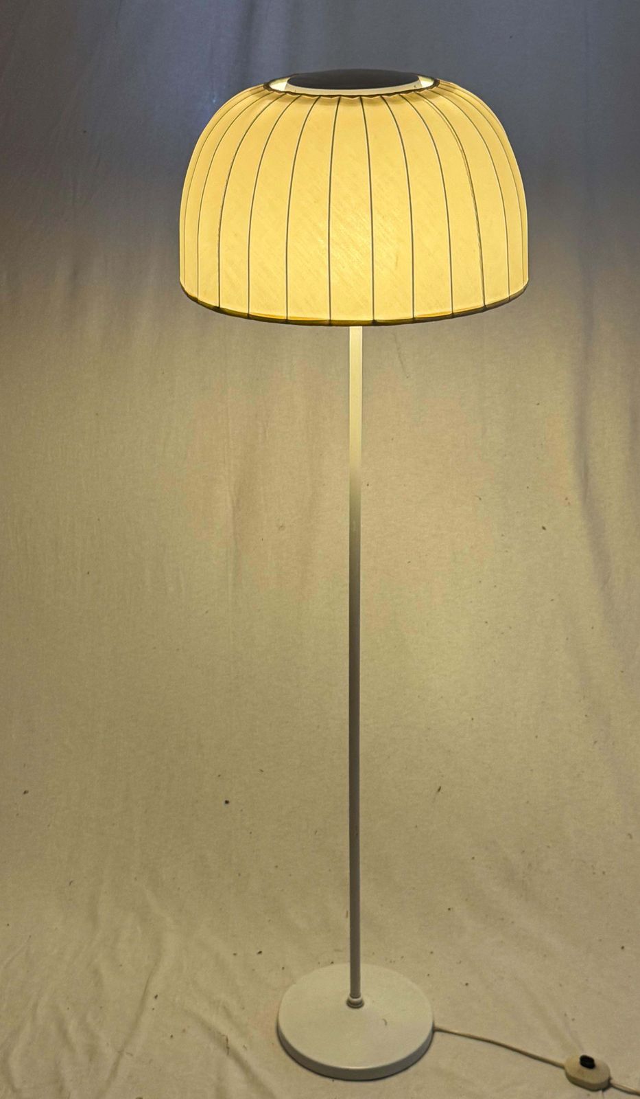 photo furniture Hans Agne Jakobsson G 52/M, Floor Lamp With A Leather Shade
