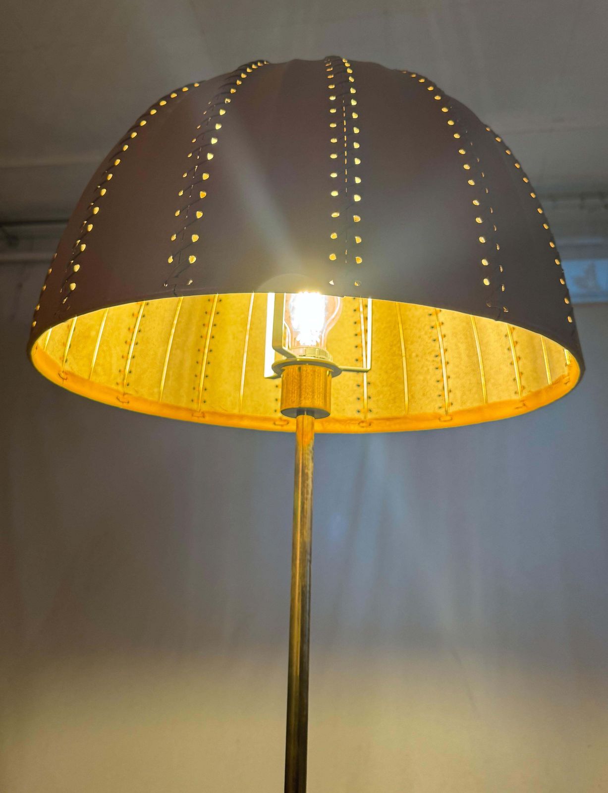 photo buy Hans Agne Jakobsson G 52/M, Vloerlamp met Leren Kap