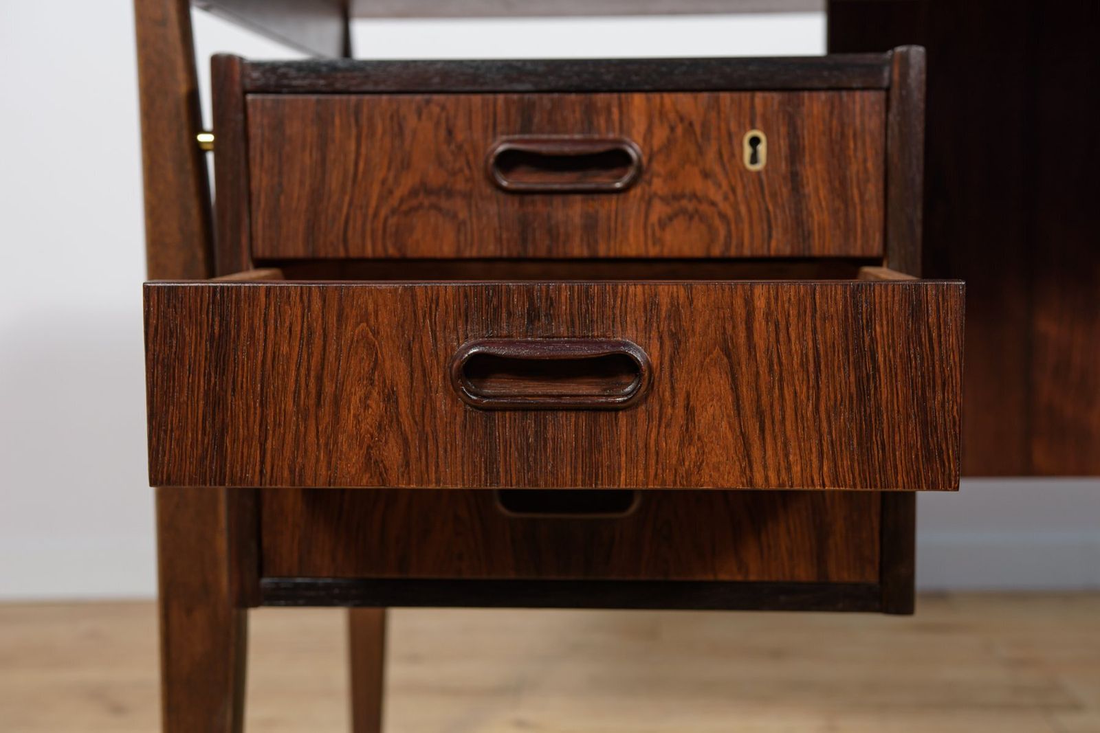 photo vintage Mid Century Rosewood Desk By Gunnar Nielsen Tibergaard For Tibergaard, Denmark, 1960s