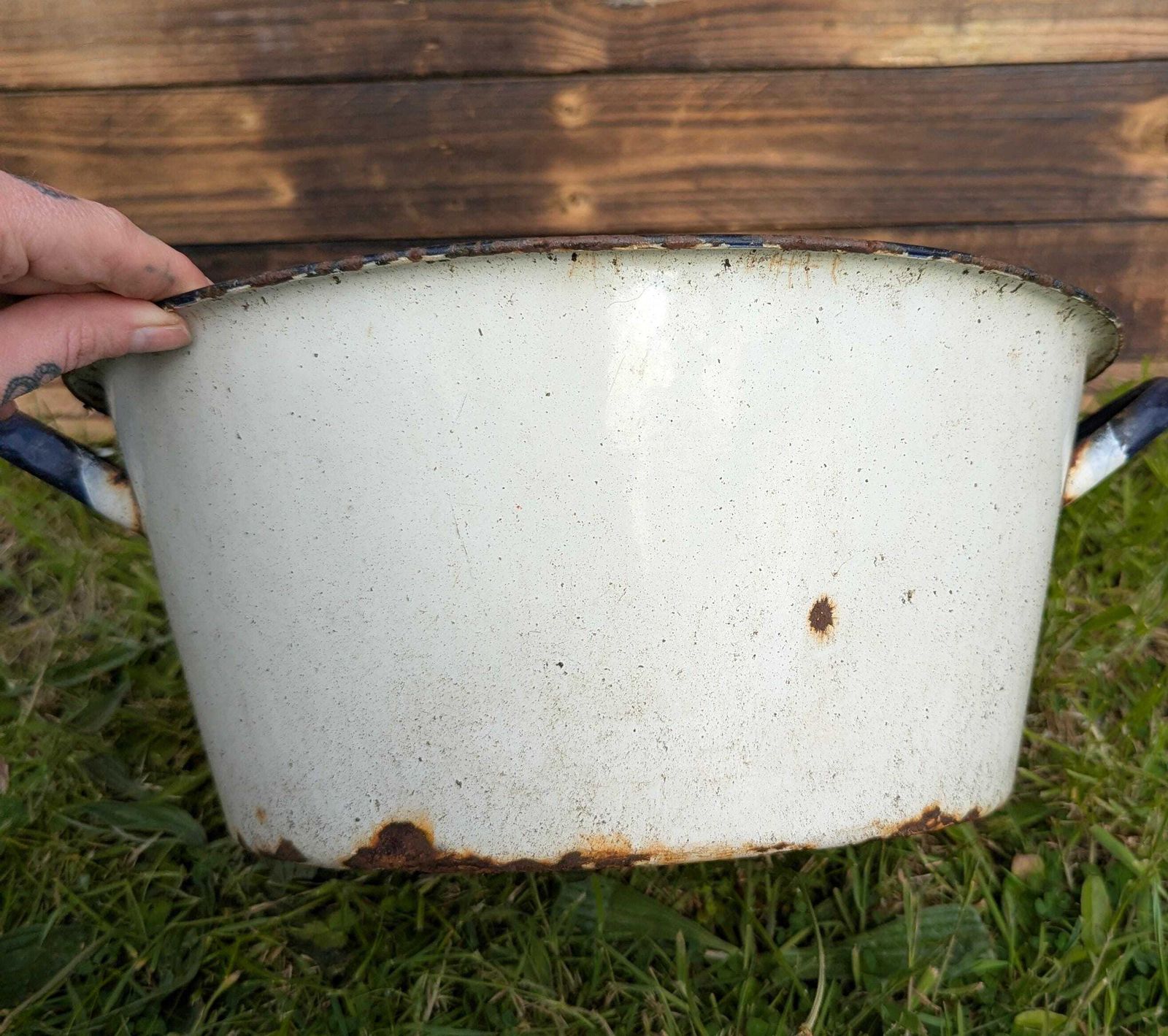 Grote Blauw-witte Emaille Pot, Plantenbak photo furniture