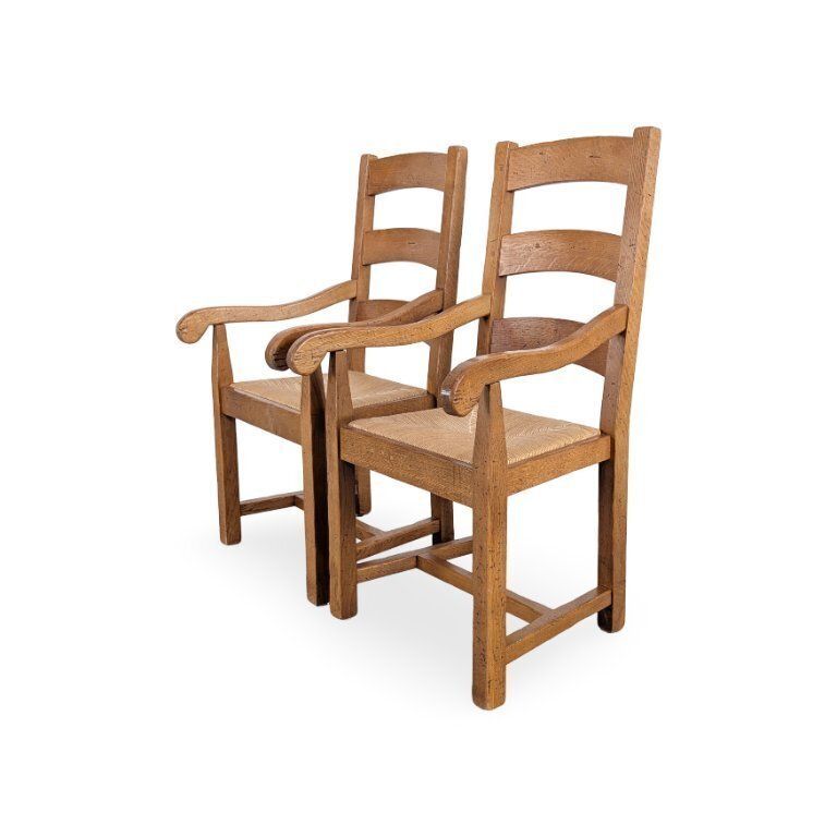Set van 2 fauteuils, eiken, Franse landelijke stijl, vlechtwerk van riet photo Meubels