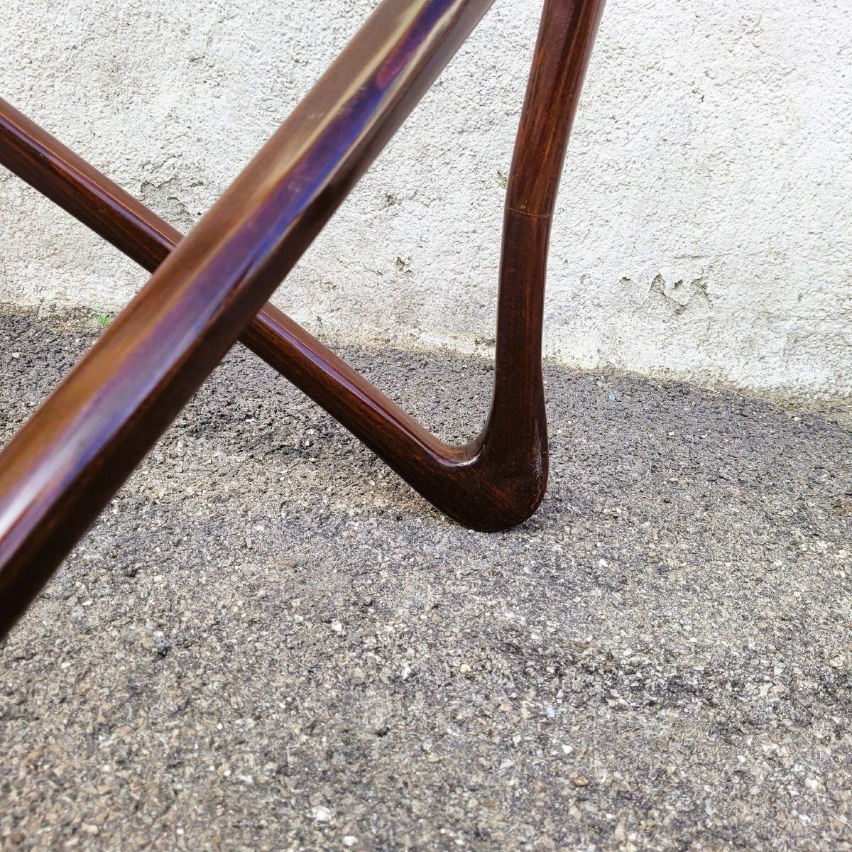 photo furniture Paire de tables basses en bois et verre, design du XXe siècle