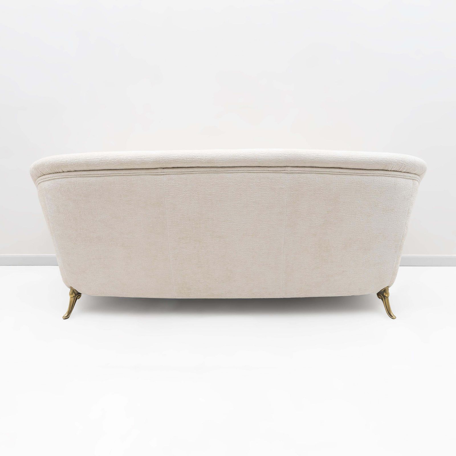 photo furniture Mid-Century Franse Sofa in Art Deco Stijl met Messing Details, ca. jaren 1950