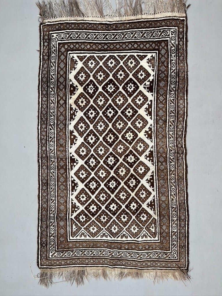 Vintage Luri Rug 245x138 Cm Medium, Shabby Chic Beige 2464 photo for sale