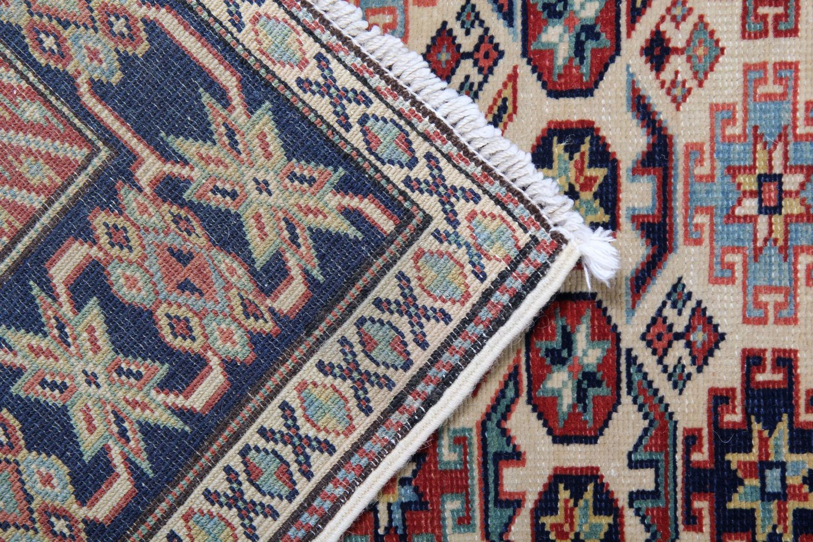 Tapis de couloir Kazak moderne, tapis d'escalier fait main photo Textiles