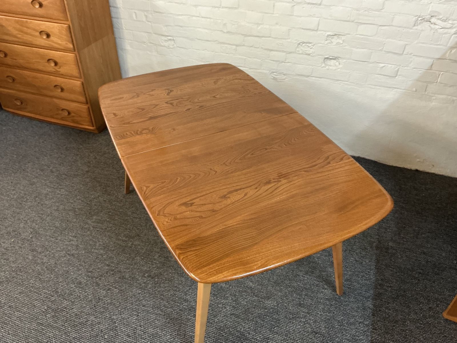 Ercol Grand Windsor Extending Plank Dining Table. photo buy