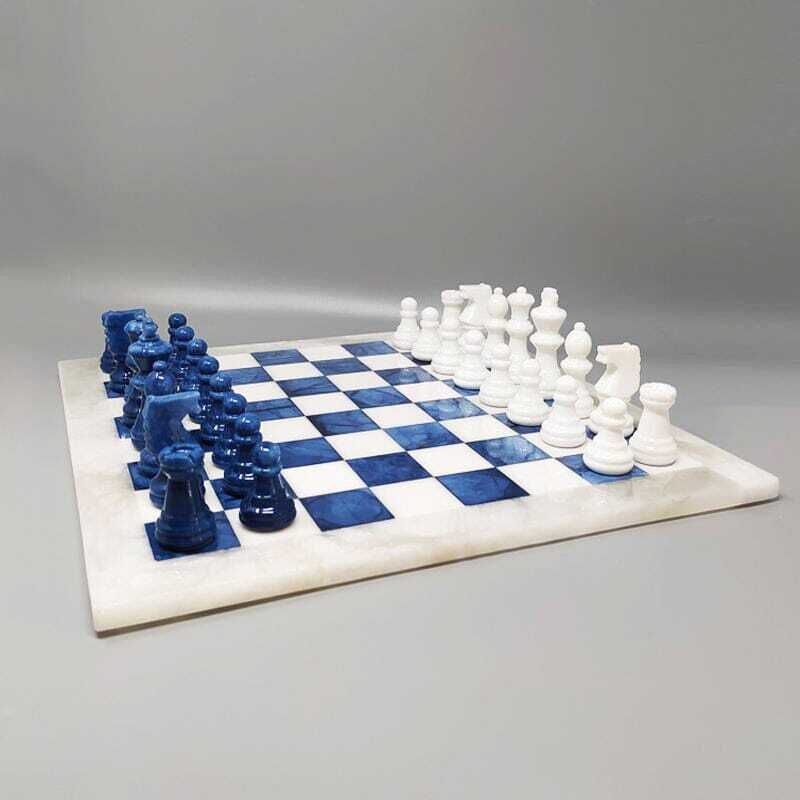 Jeu d'échecs vintage en albâtre de Volterra, bleu cobalt et blanc, Italie, années 1970 photo Décoration