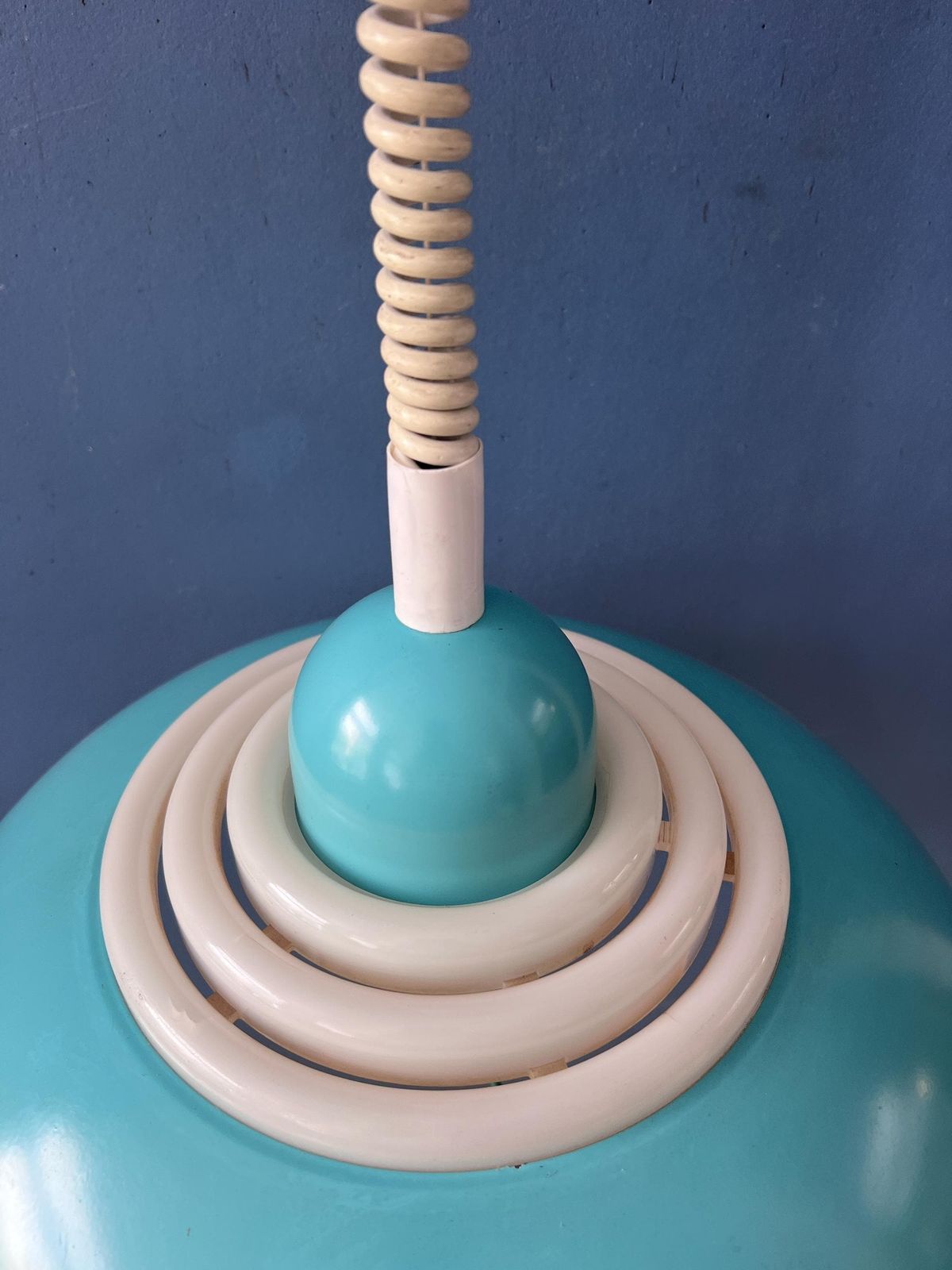 photo furniture Blauwe UFO Space Age Hanglamp van Knud Christensen