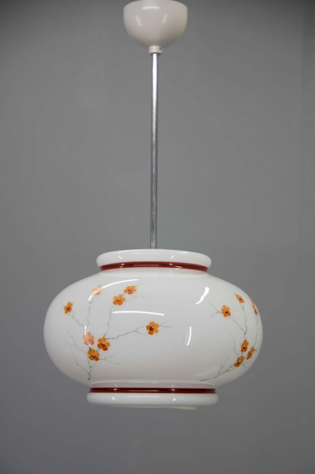 Handschilderd melkglas hanglamp uit de jaren 1970 – Mid-Century Vintage photo furniture