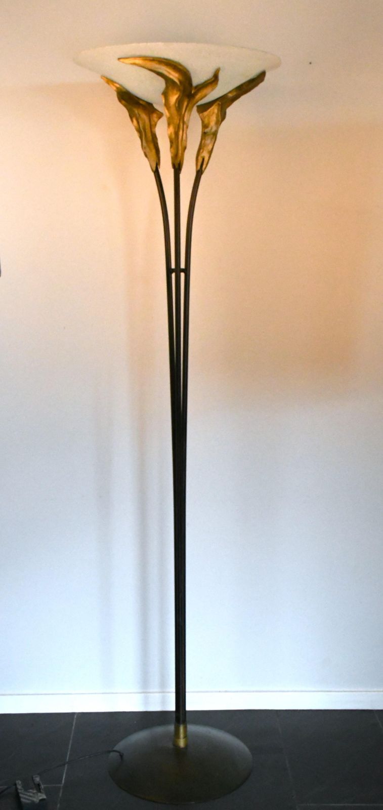 Grote Franse art deco stijl vloerlamp met matglazen kap door Montauban, jaren 1980 photo Verlichting