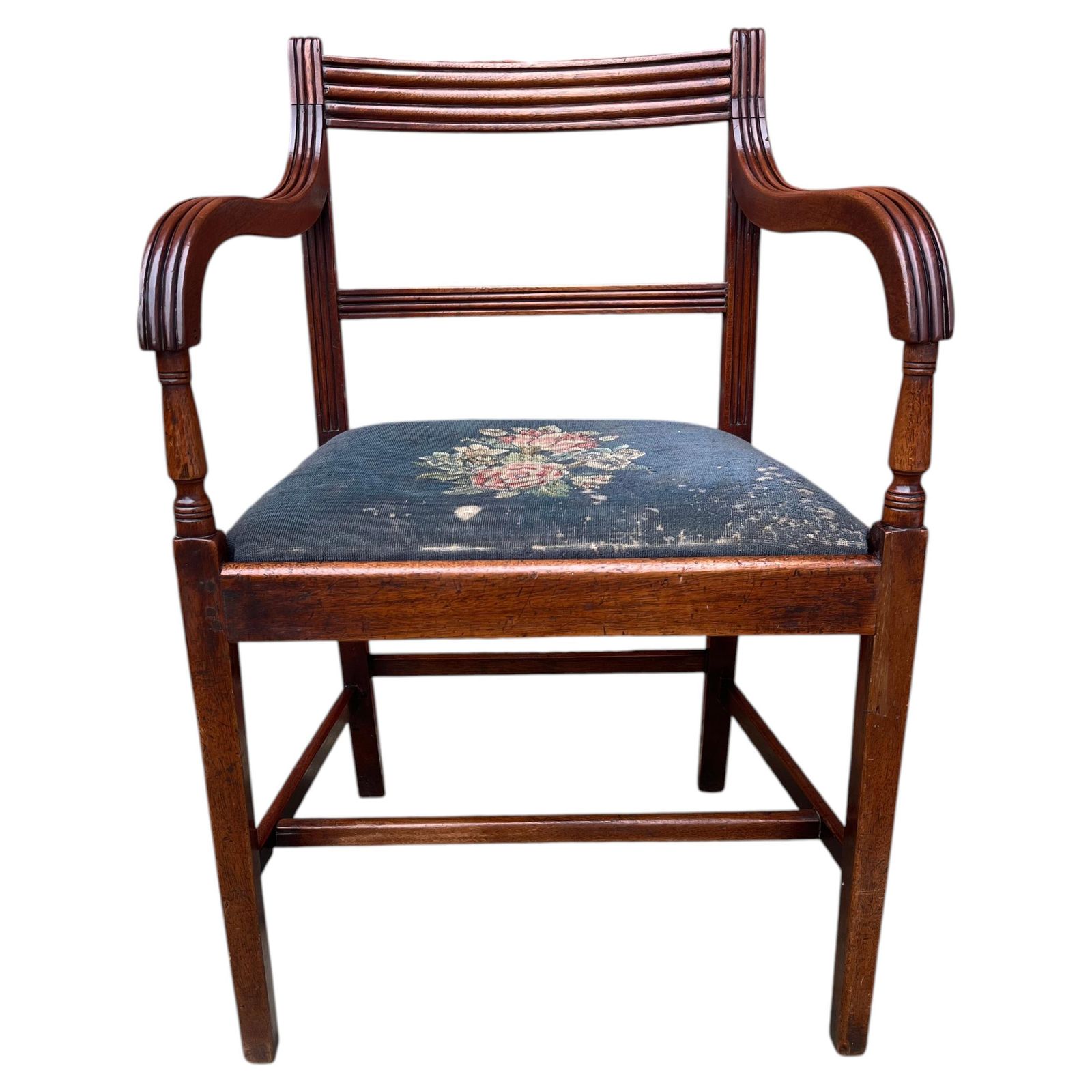 Georgische fauteuil, gesneden walnoot, Engels Sheraton-tijdperk, ca. 1800 photo furniture