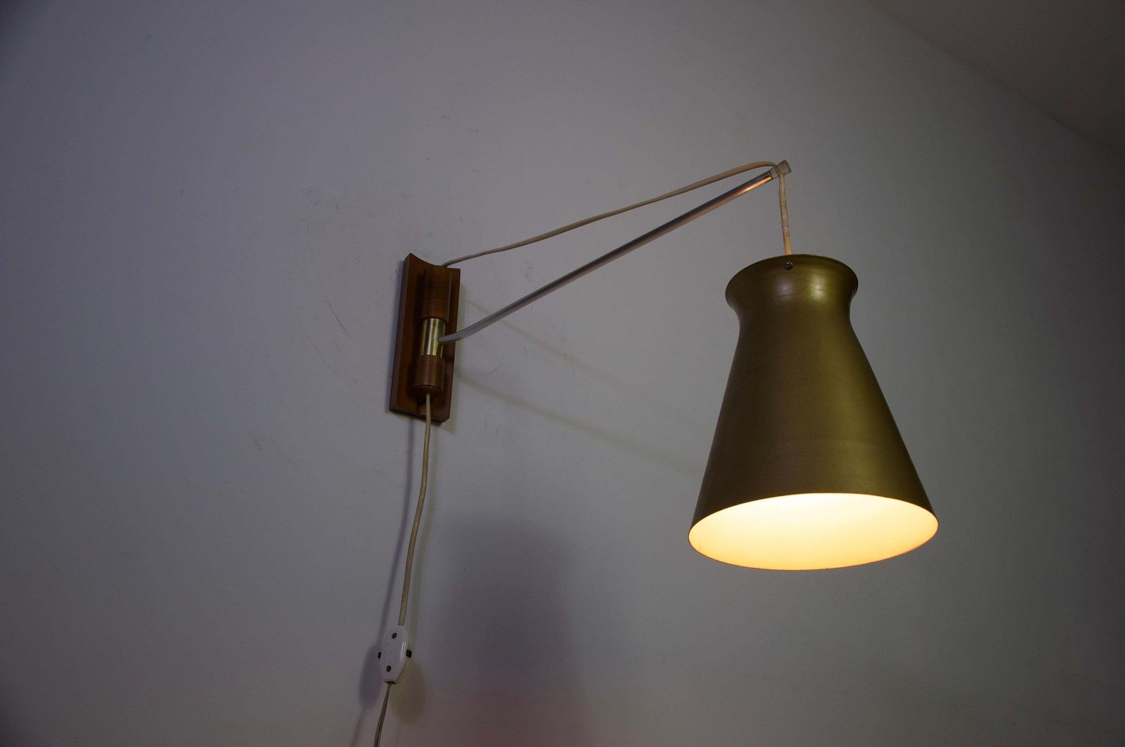 photo buy Messing zwenkarm wandlamp, jaren 1960, Duitsland