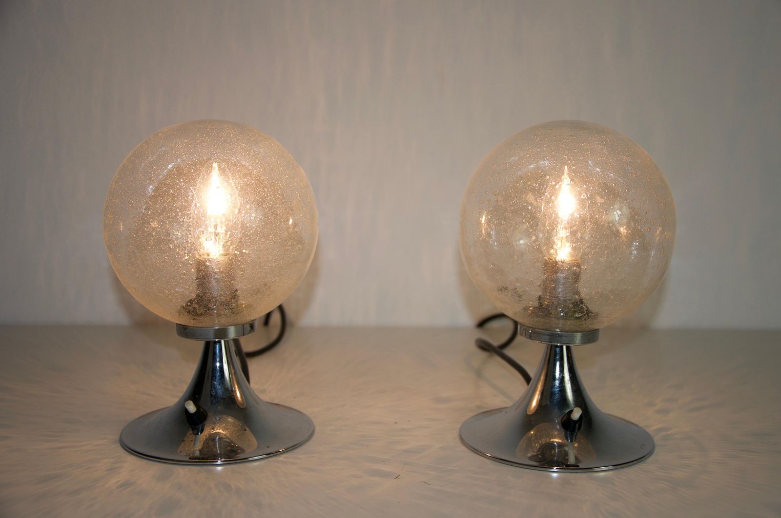photo furniture Chromen en glazen tafellampen, jaren 1960, Duitsland